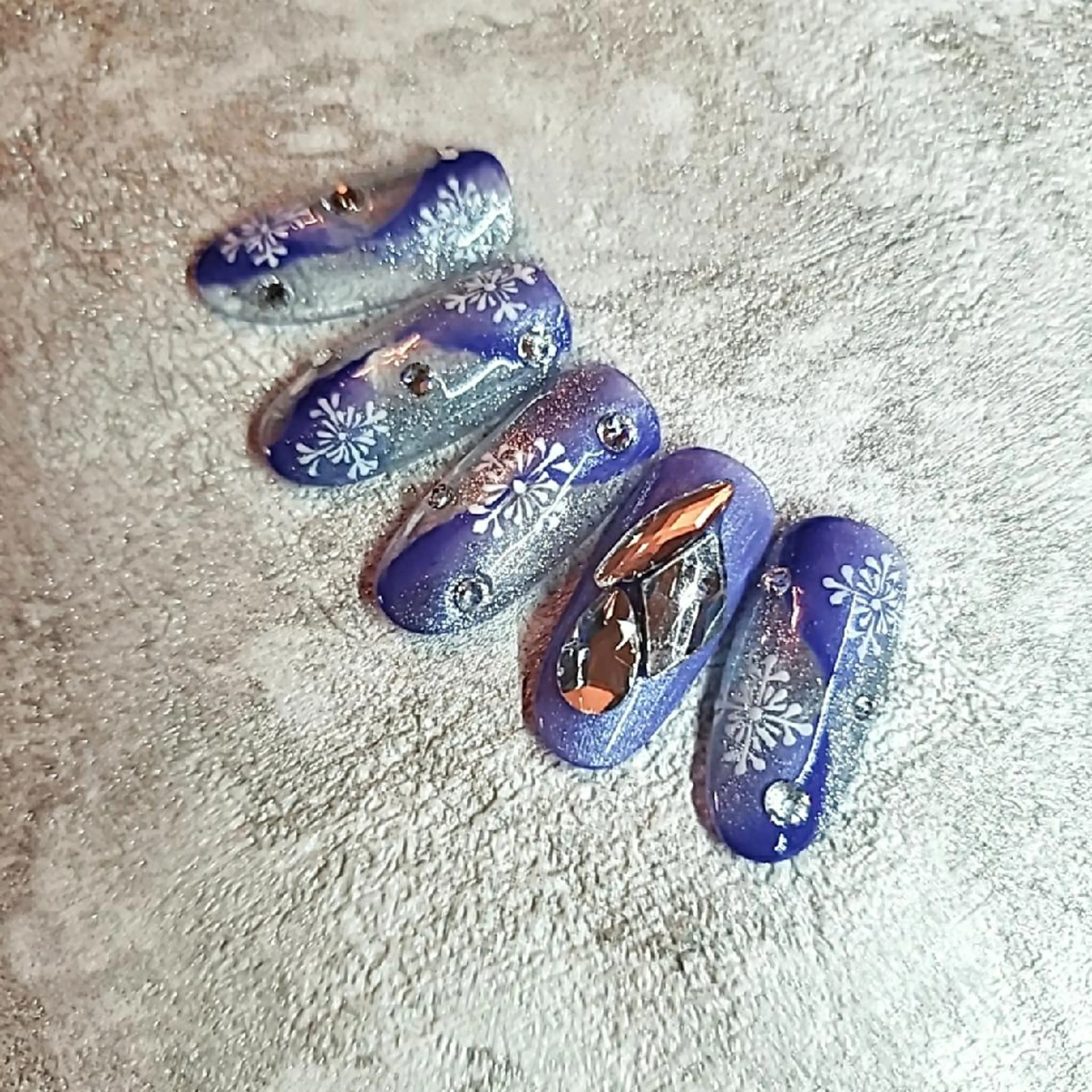 ネイル ニュアンスネイル 冬ネイル Nail Allureのネイルデザイン