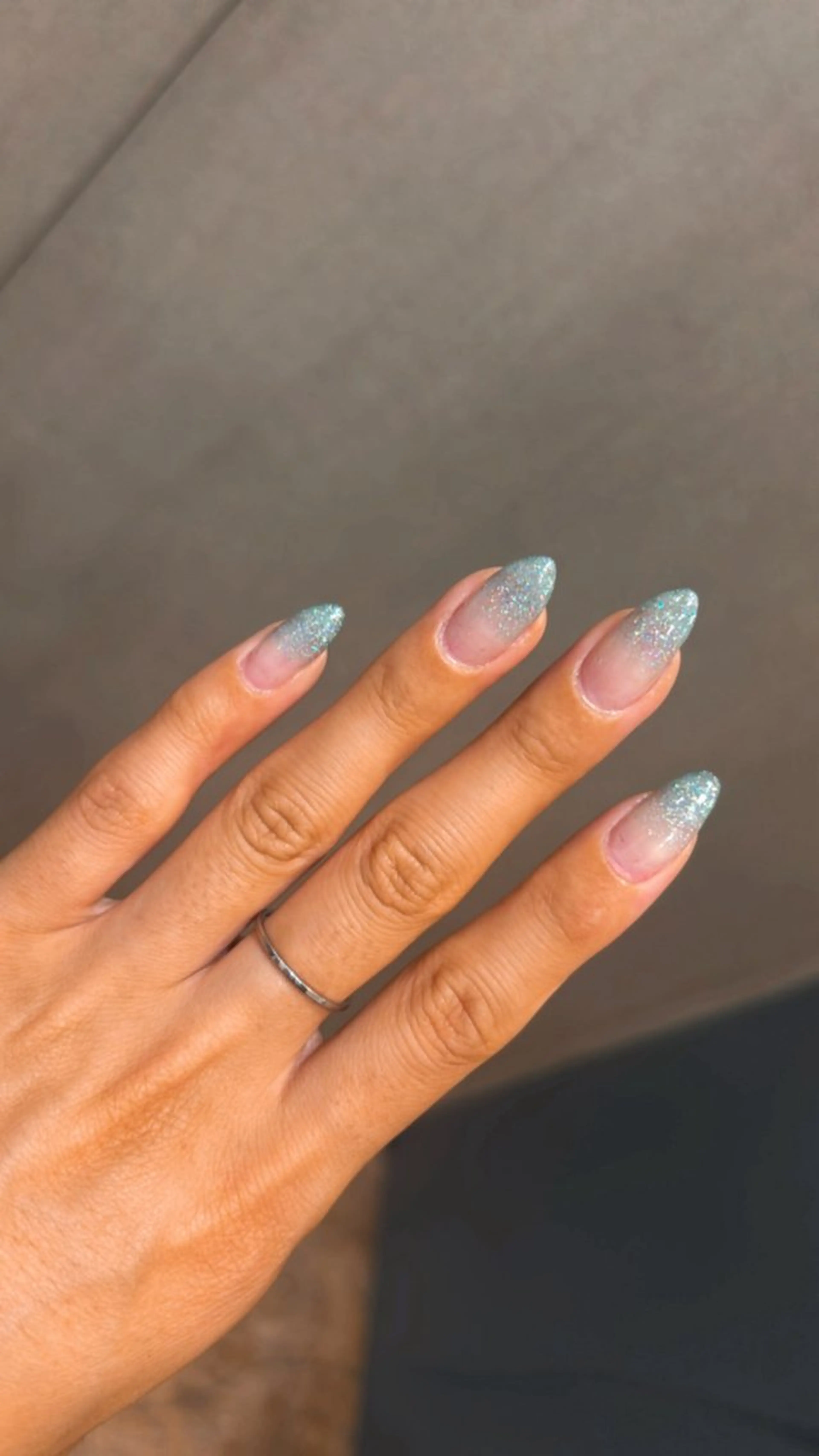 ネイル ラメ(グリッター) ラメグラデーション 水色 ハンドネイル 練習モデル募集 nailのネイルデザイン