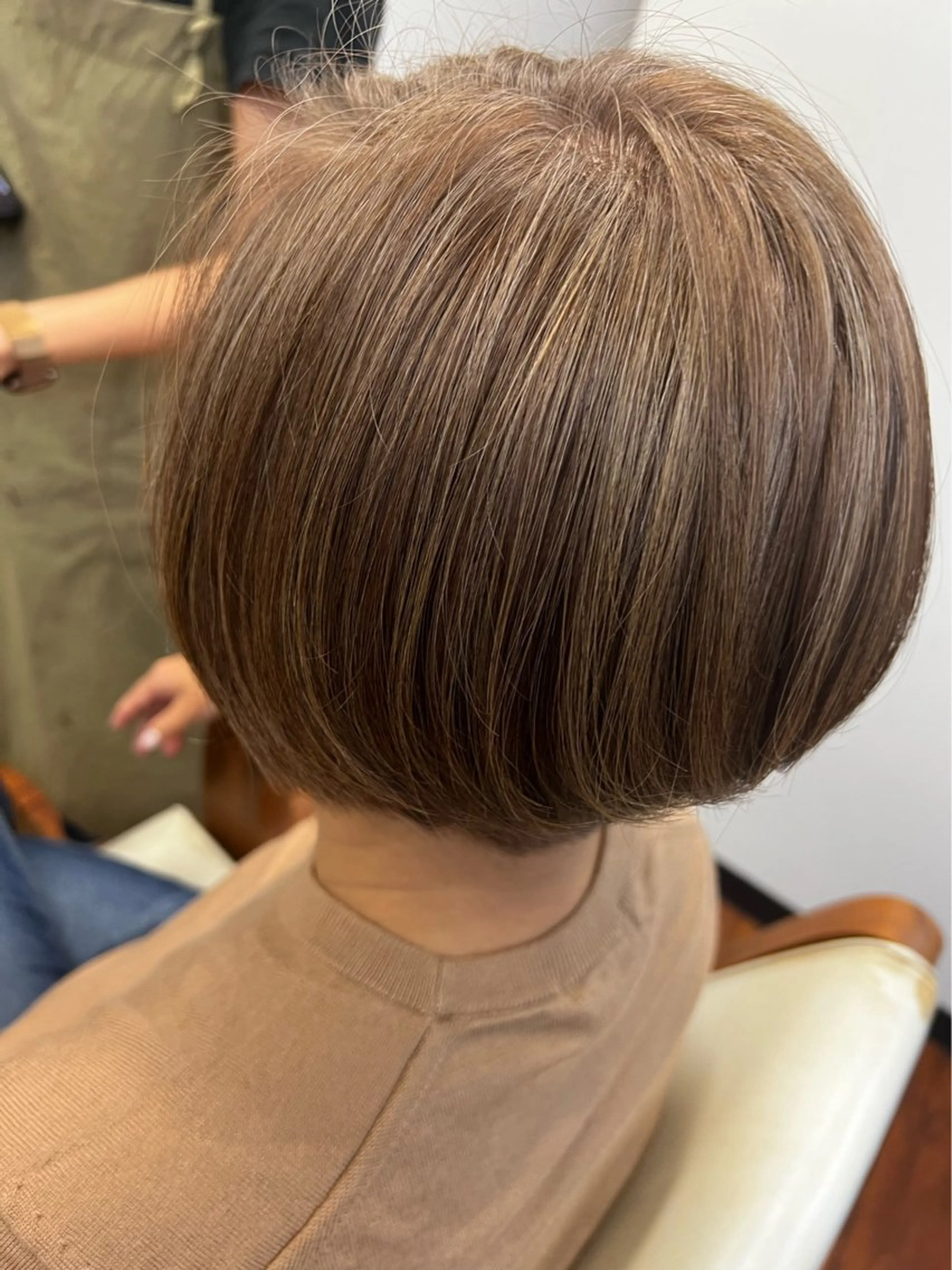 ショート カラー ハイライトカラー 卒業式のヘアスタイル ハイライト ヘアカラー ミルオトンヌ／ 鎌田里穂のマツエク・マツパデザイン