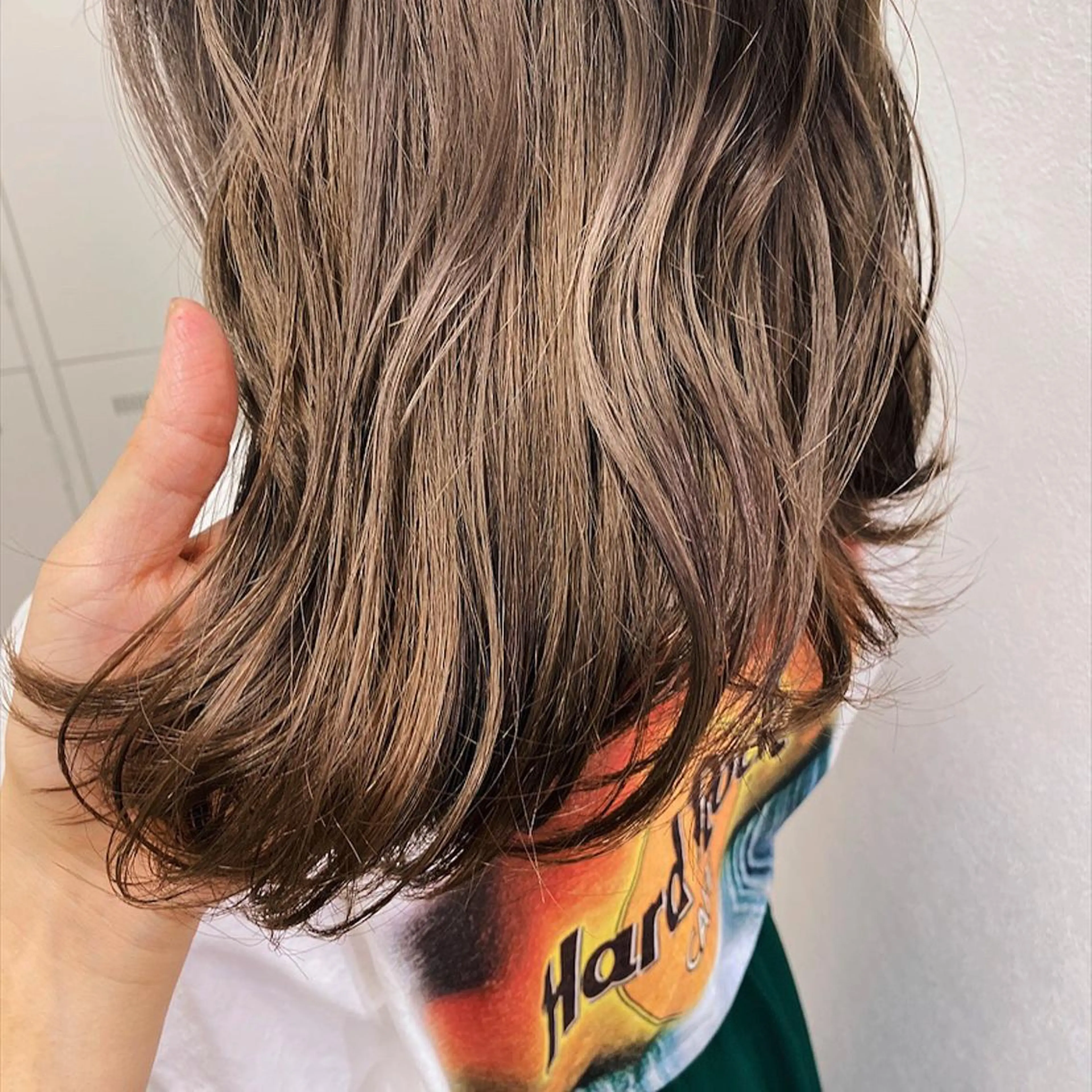 ミディアム カラー 西山梨々【5/1〜 復帰致します🌼】のヘアスタイル