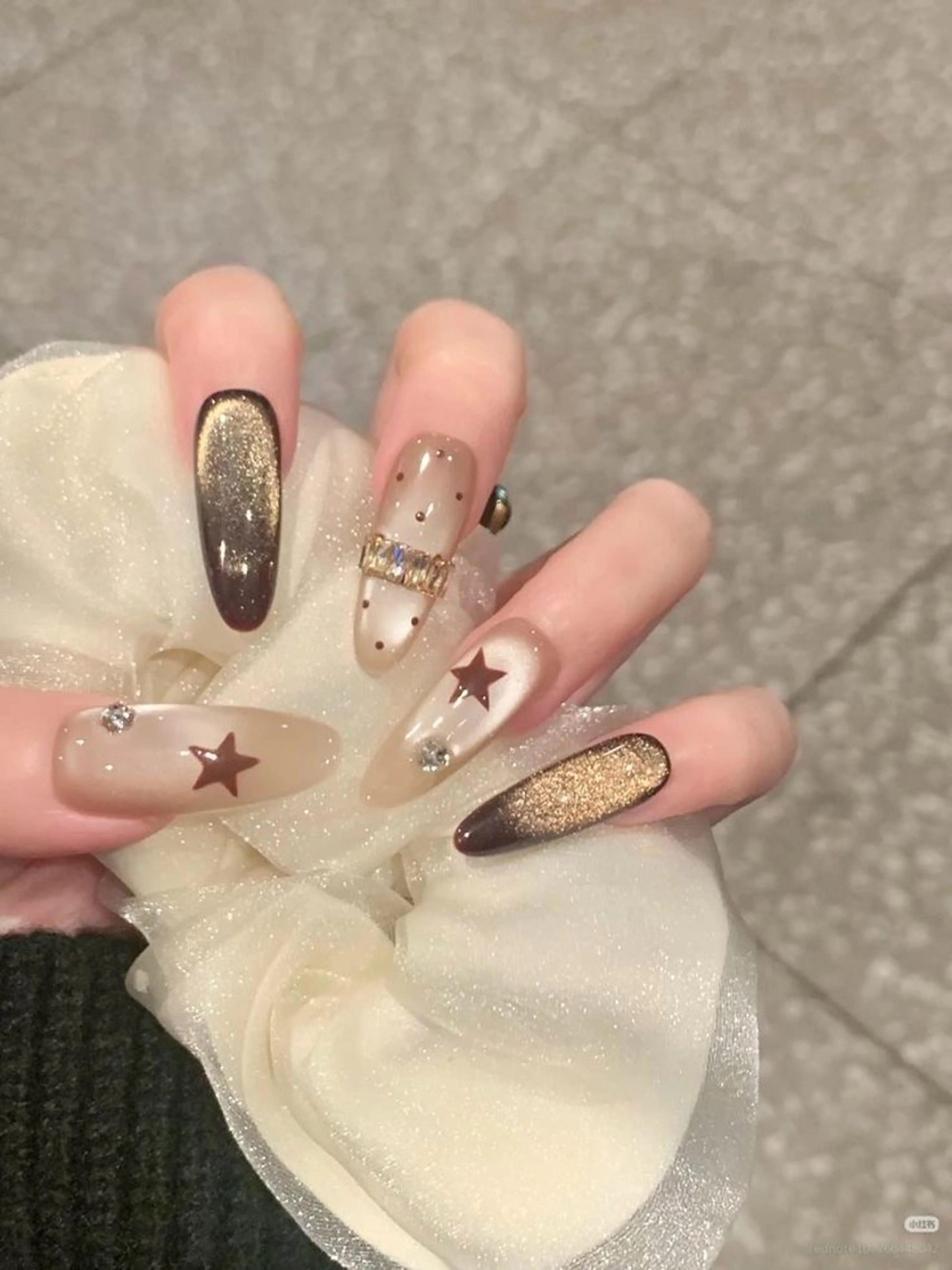 ネイル キラキラネイル 韓国ネイル ロングネイル ワンホンネイル ハンドネイル Josie nail salonのネイルデザイン