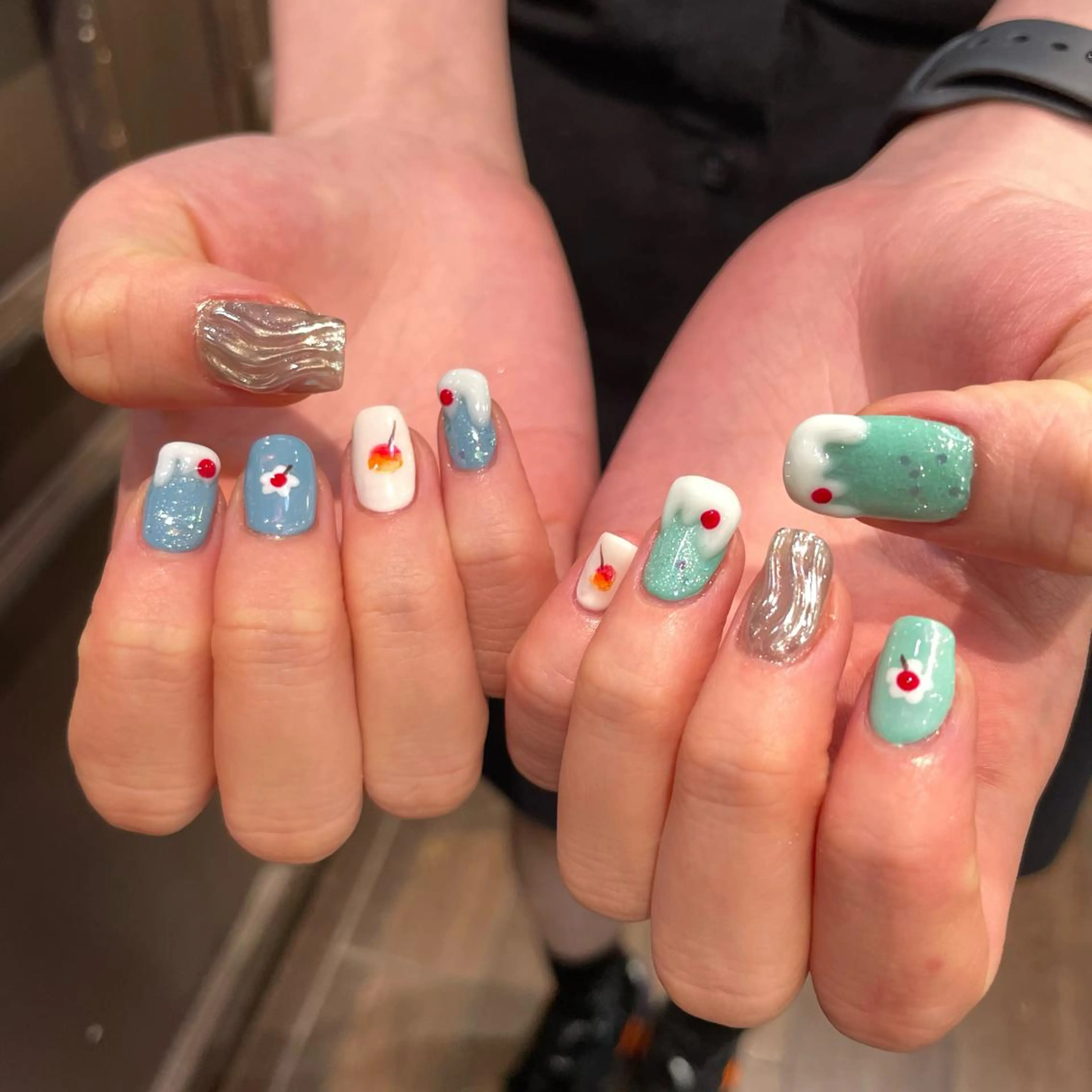 ネイル 個性派ネイル 🌼 ハルカ ♡の眉毛・アイブロウイメージ