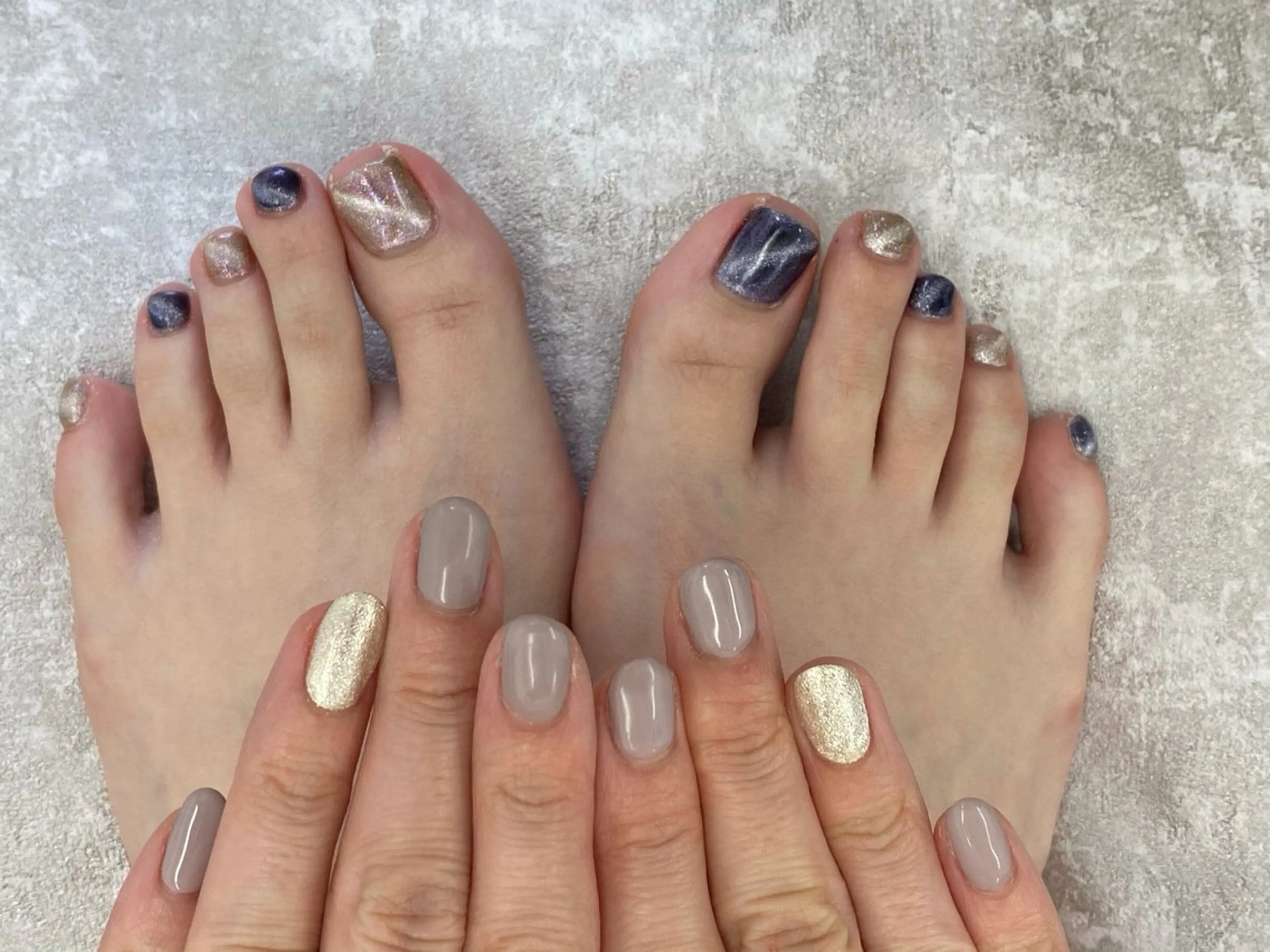 ネイル マグネットネイル ワンカラーネイル Hina 💫のネイルデザイン