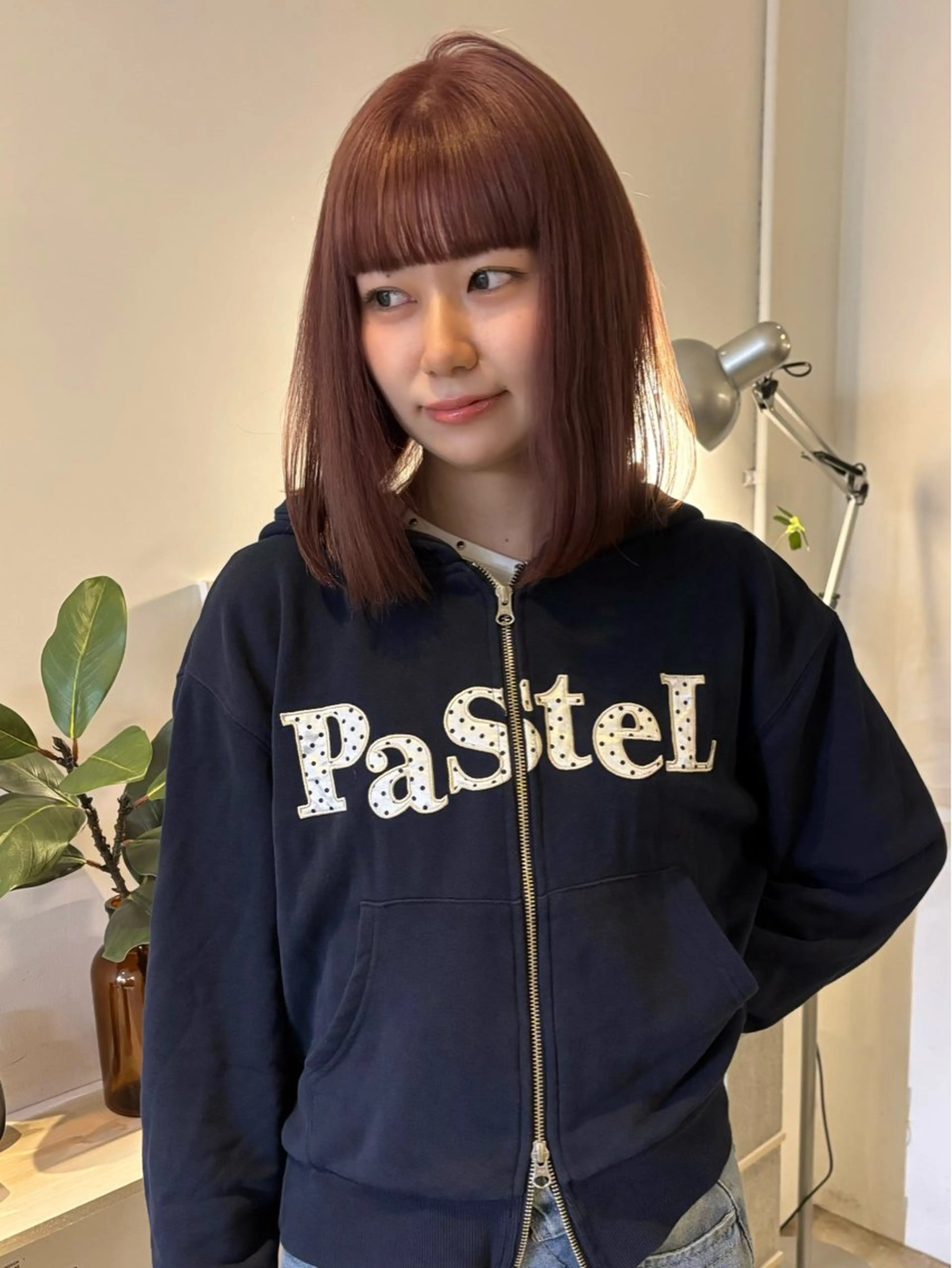 カラー ベージュカラー ブリーチ ピンクカラー ピンクベージュ ヘアカラー rinka/暖色 ボブカットモデルのヘアスタイル