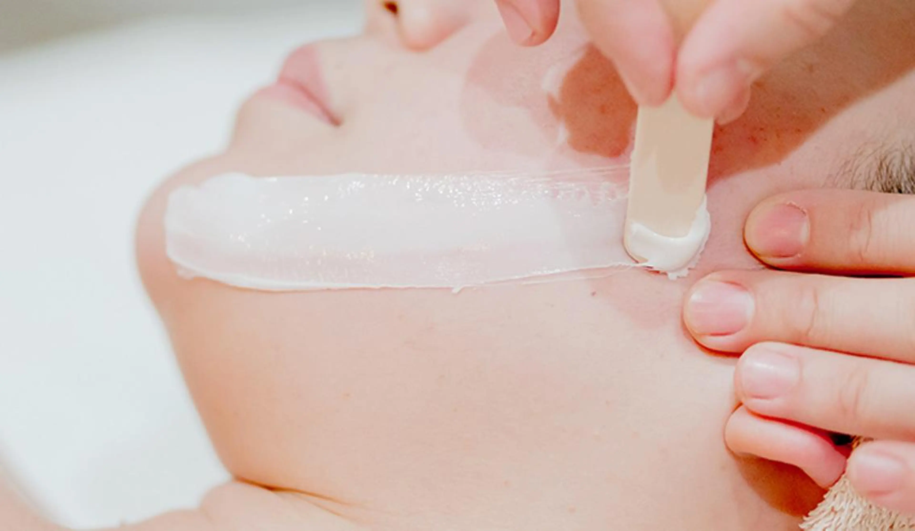 敏感肌対応【産毛ケアの新感覚のスキンケアWax脱毛】の写真