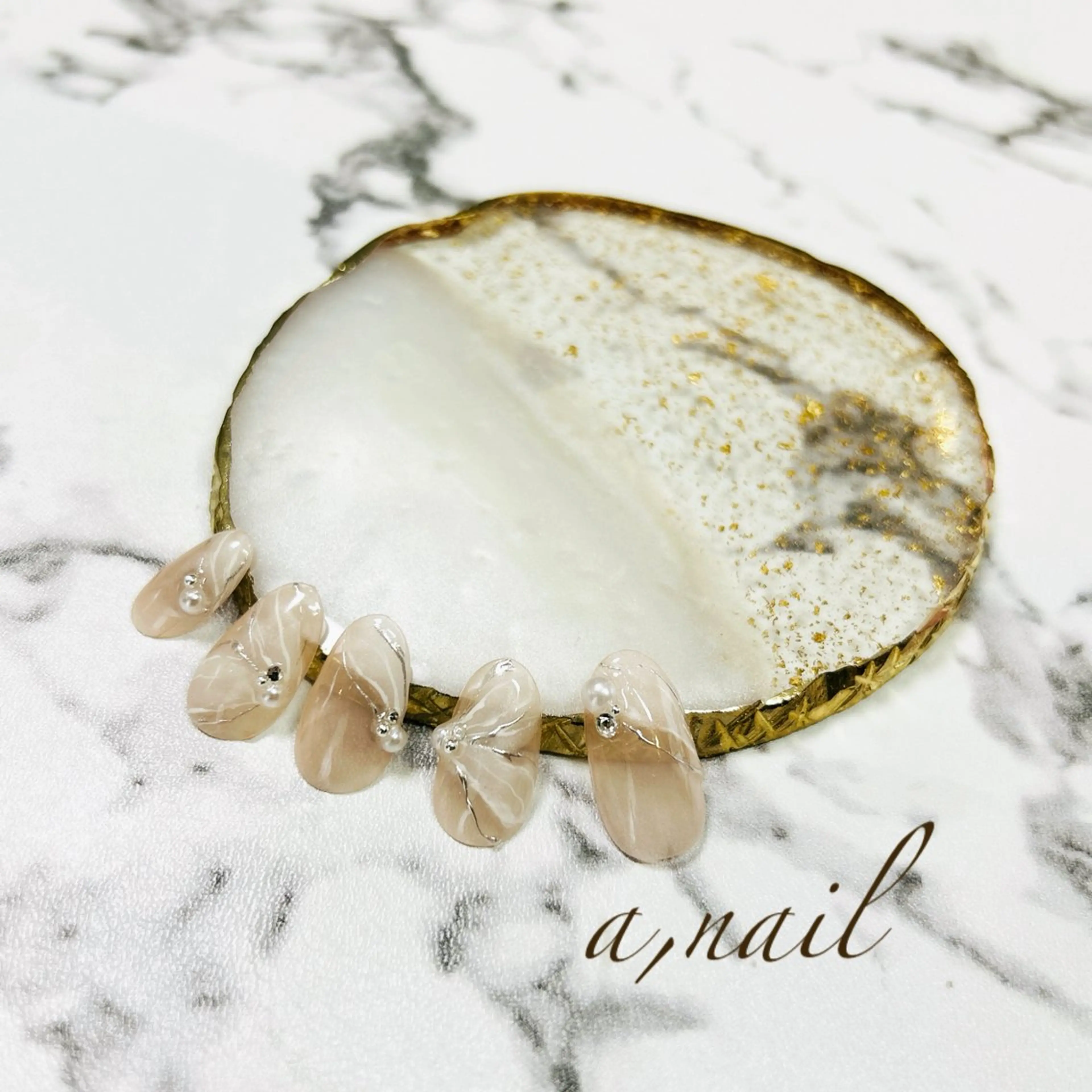 ネイル キラキラネイル 韓国ネイル ミラーネイル リボン シンプルネイル ハンドネイル ネイルサロン エーネイルのネイルデザイン