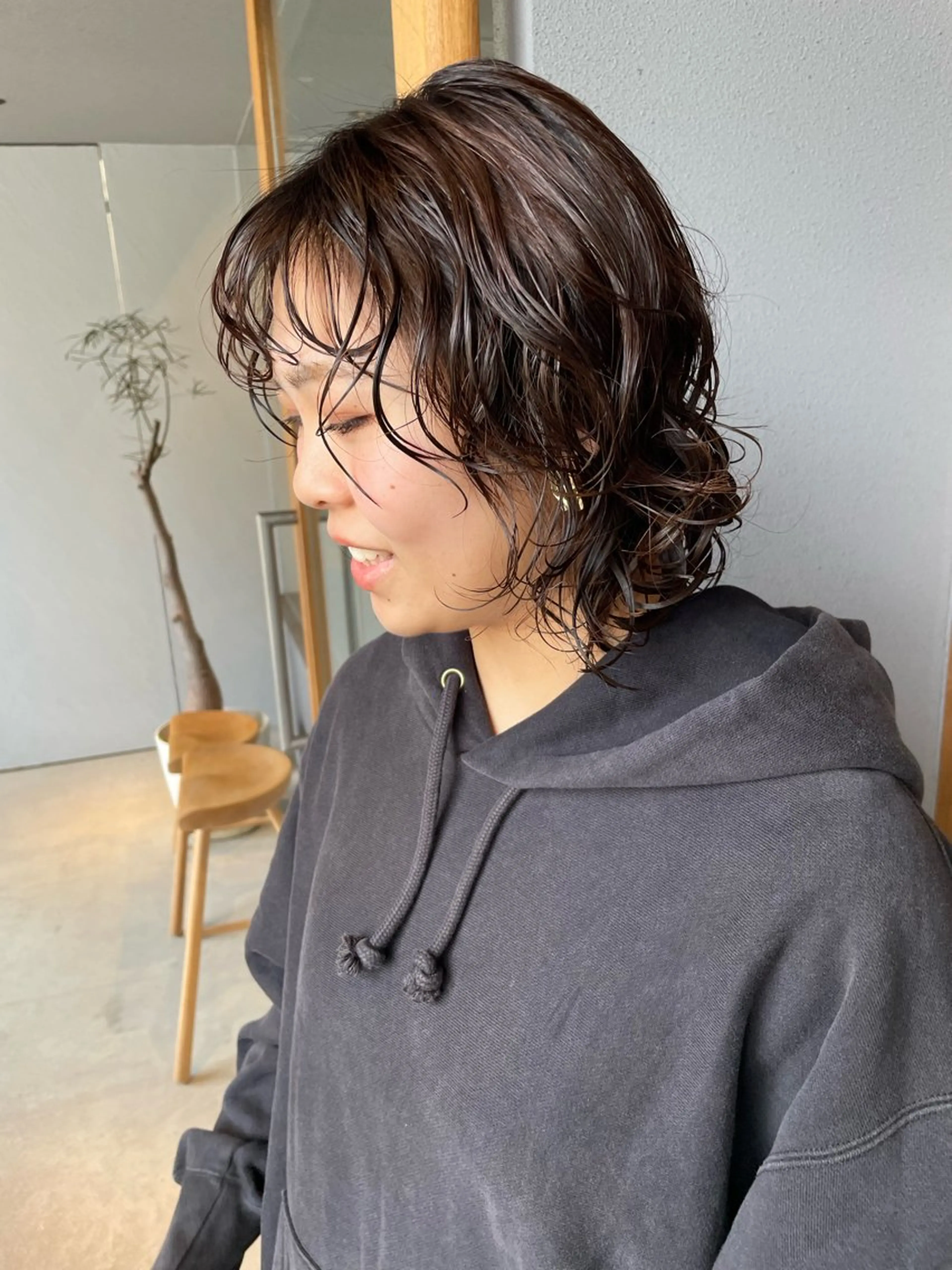 ミディアム パーマ ミディアムパーマ 顔周りカット レイヤーカット duft. miyuのヘアスタイル