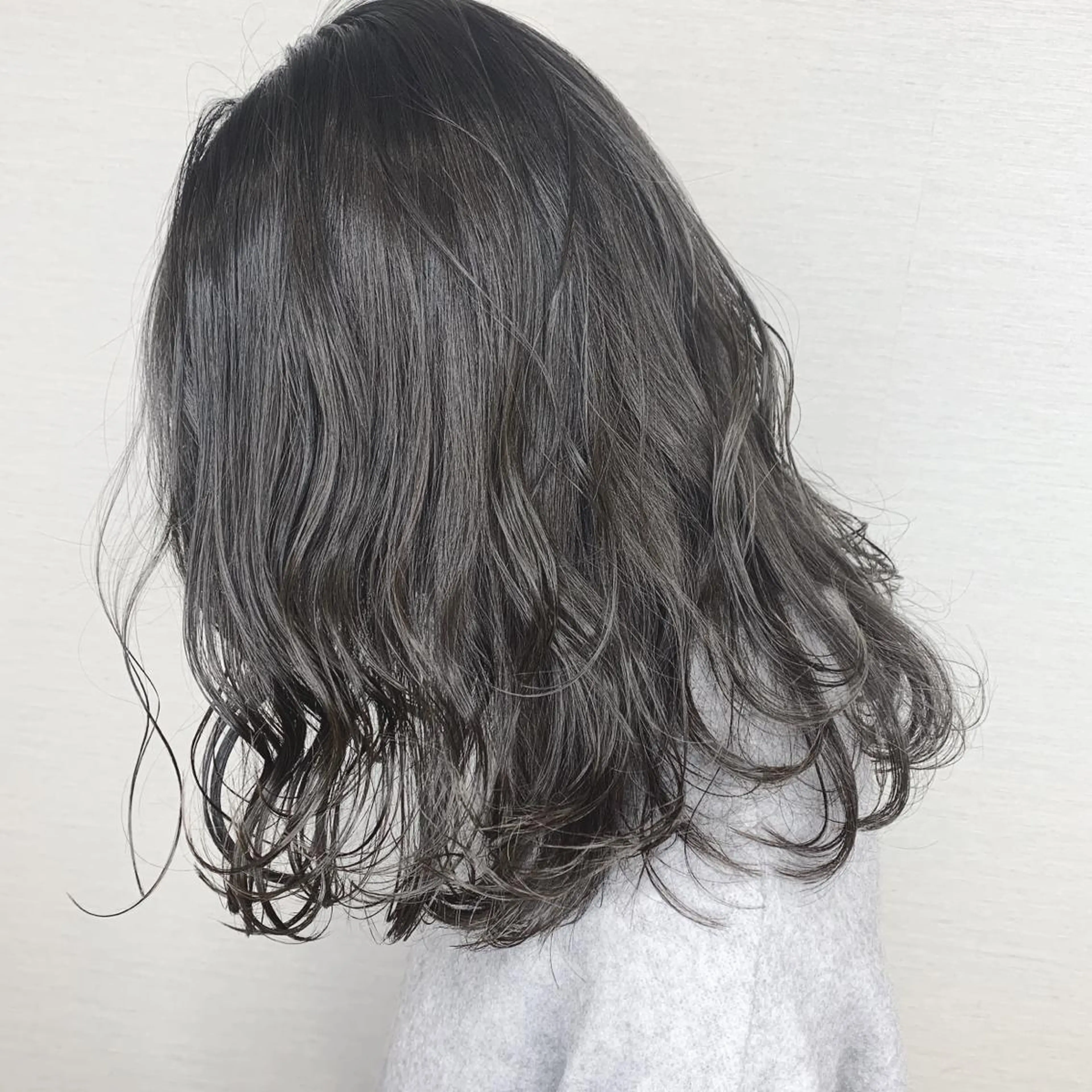 セミロング カラー 韓国レイヤーカット/ ダブルカラーのヘアスタイル