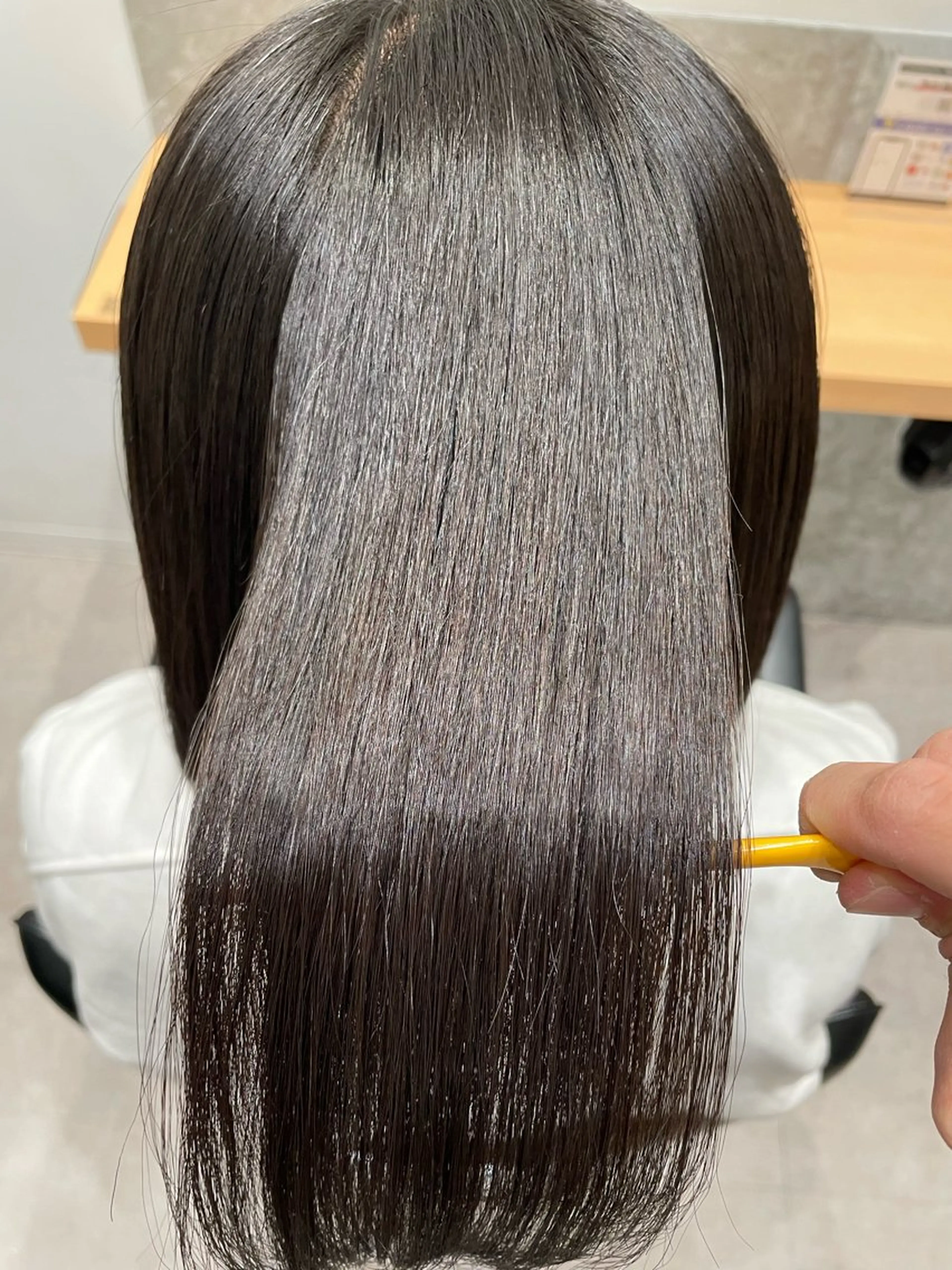 セミロング パーマ 小坂 郁美のヘアスタイル