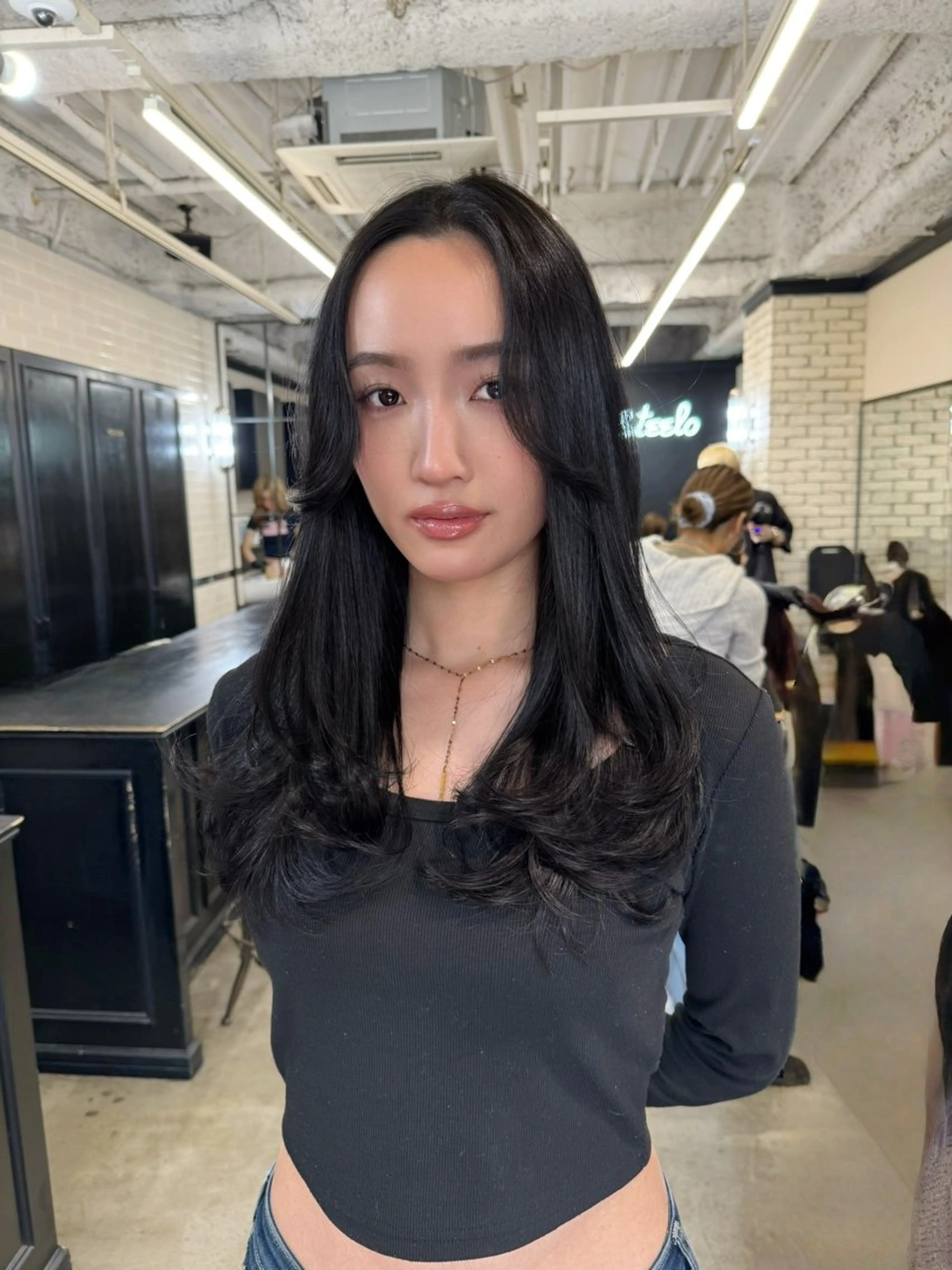 ロング カラー グレージュ レイヤーカット 🌟小顔レイヤー× 赤み消し透明感カラーのヘアスタイル