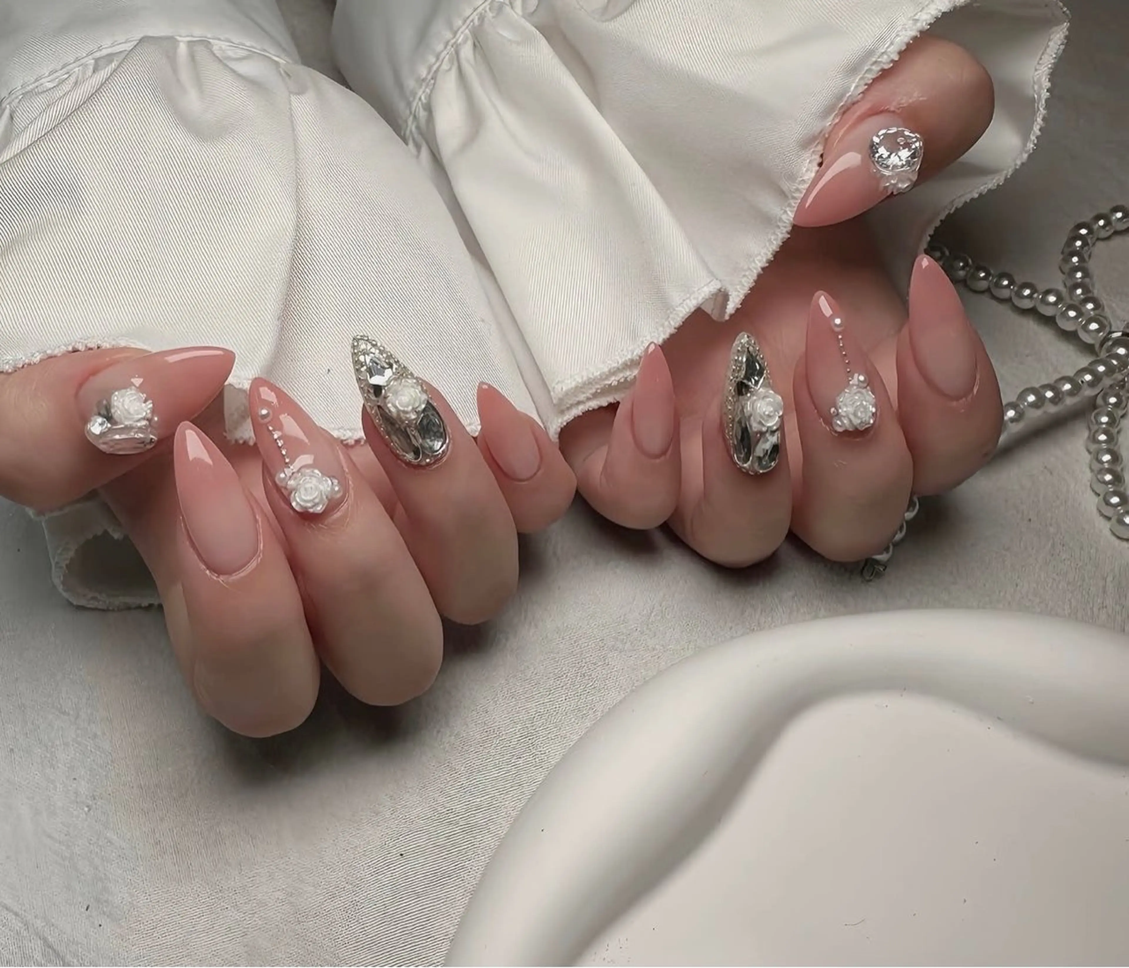 セミロング 韓国風ヘア ハンドネイル Aila Nail所属・Aila Nail HanChanのネイルデザイン