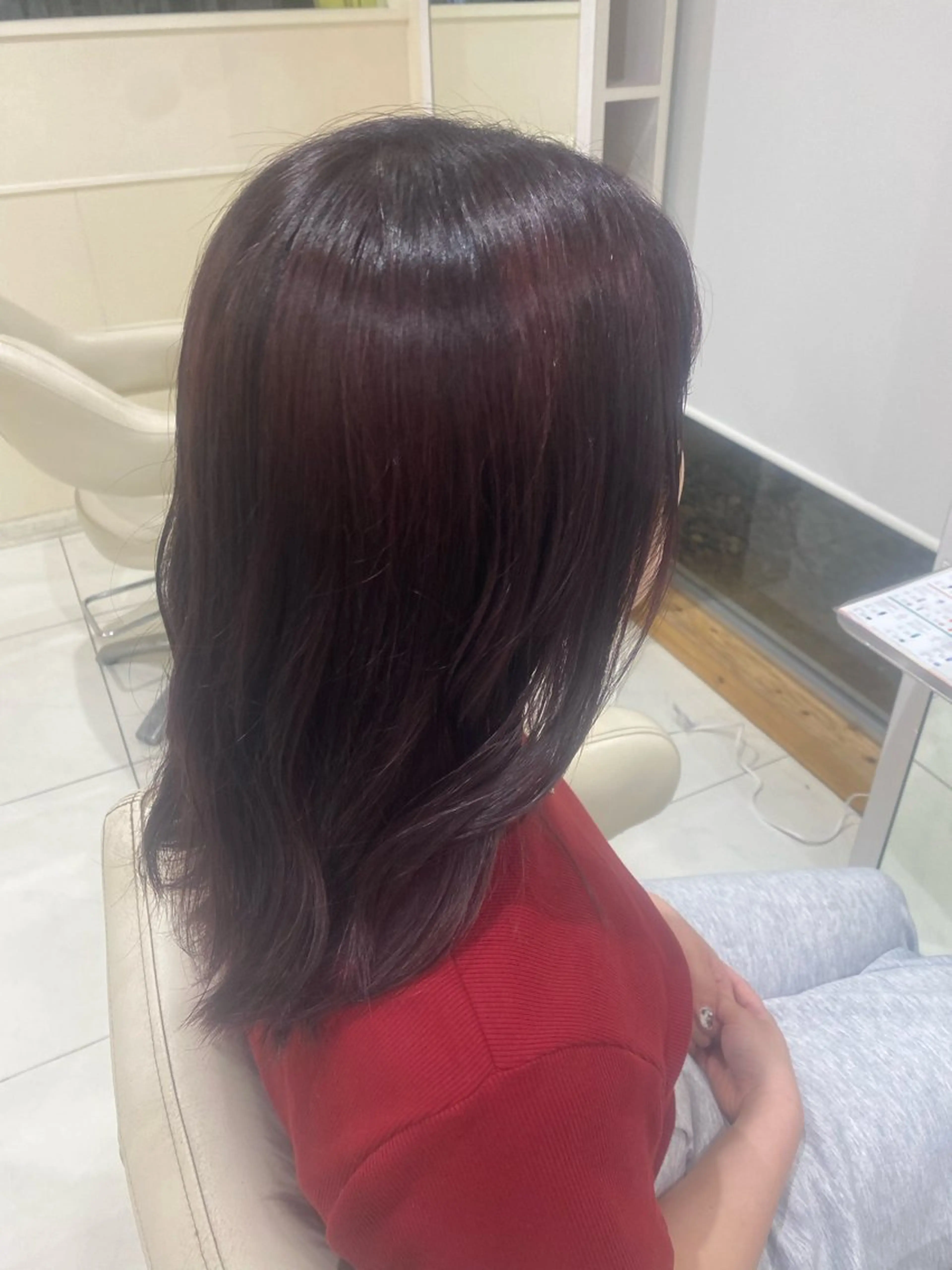 ミディアム カラー 中山 愛美莉のヘアスタイル