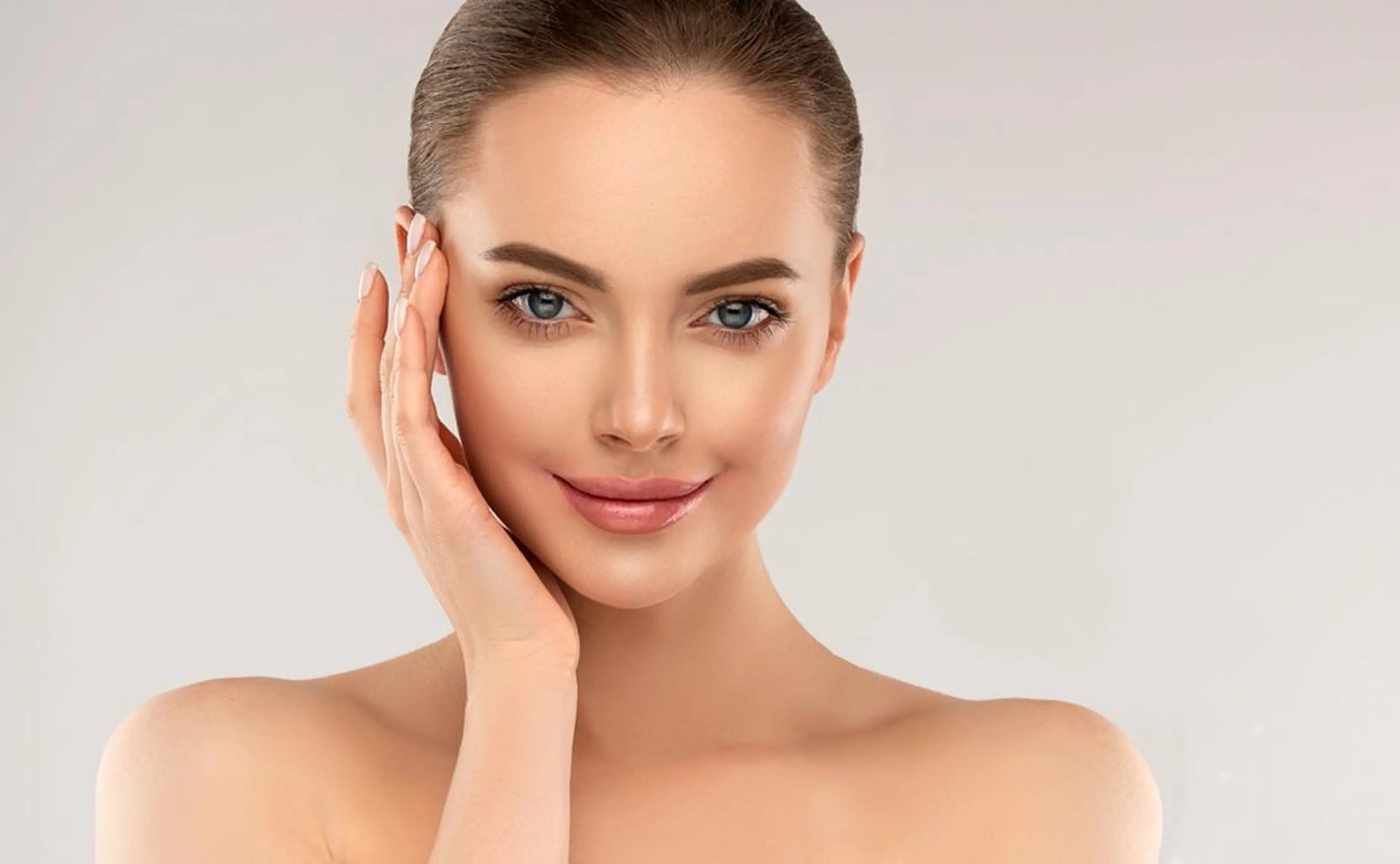 ショート カラー パーマ ヘアアレンジ メンズ キッズ ネイル マツエク・マツパ アイブロウ 学生（メンズ向け） 眉毛ワックス脱毛 学生 小顔カット ジェルネイル Chloe-クロエ- 脱毛/フェイシャルのエステ・リラクイメージ