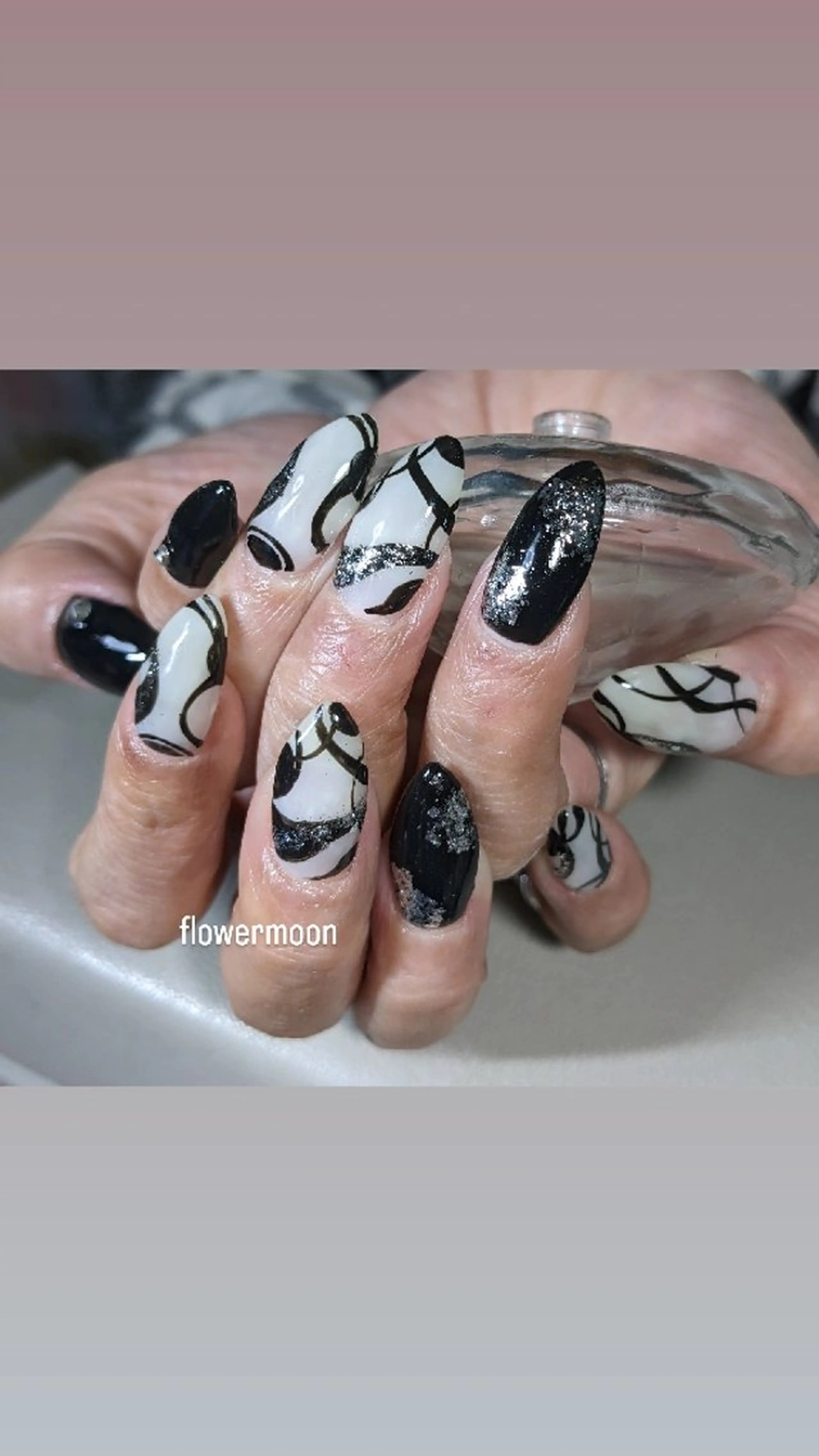 ネイル アートネイル ハンドネイル ハンドケア フラワー ムーンのネイルデザイン