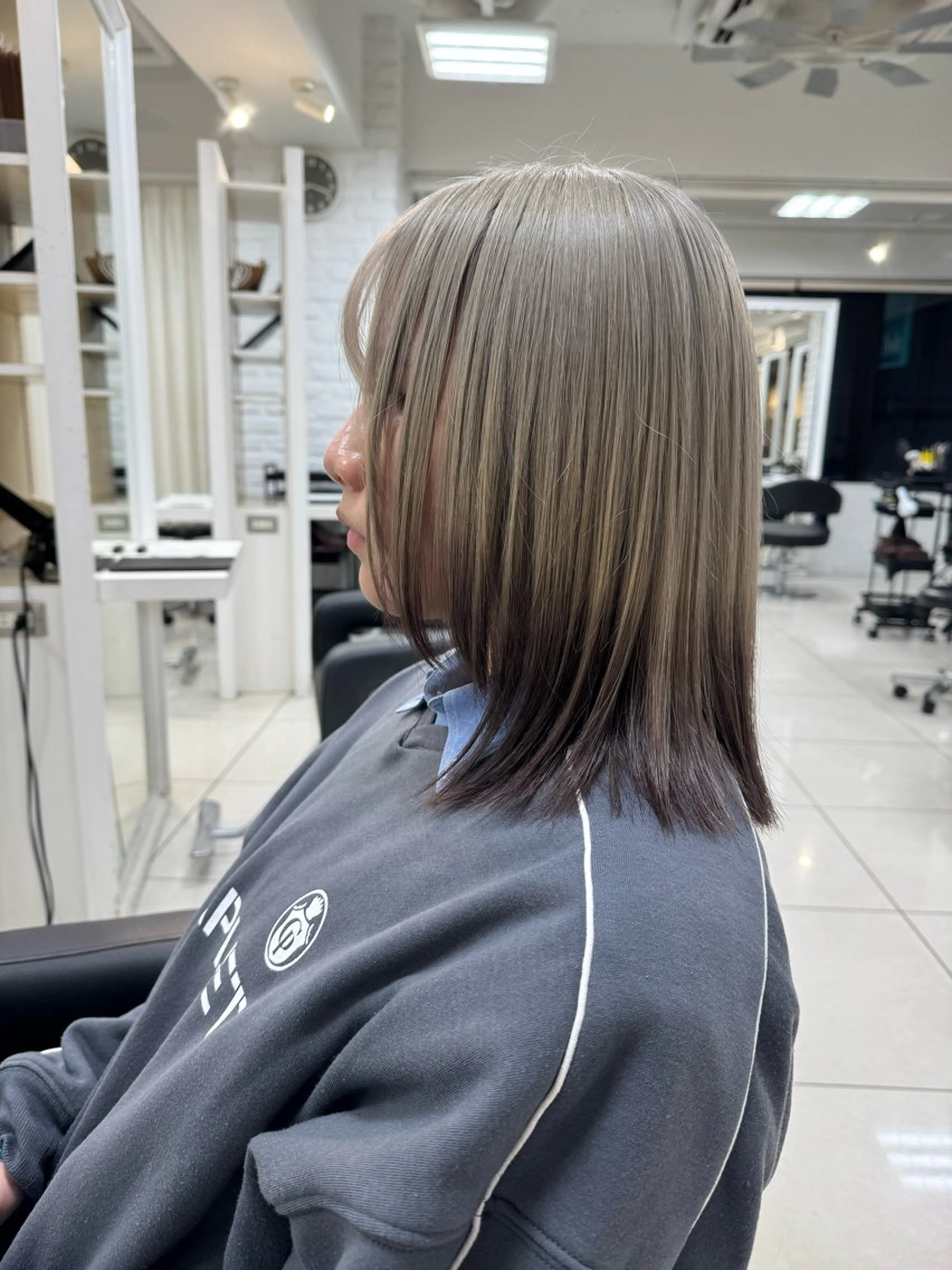 ミディアム カラー ブリーチ ケアブリーチ デザインカット 似合わせカット ヘアカラー トリートメント 【髪質改善】 kasumi🌷🌷のヘアスタイル