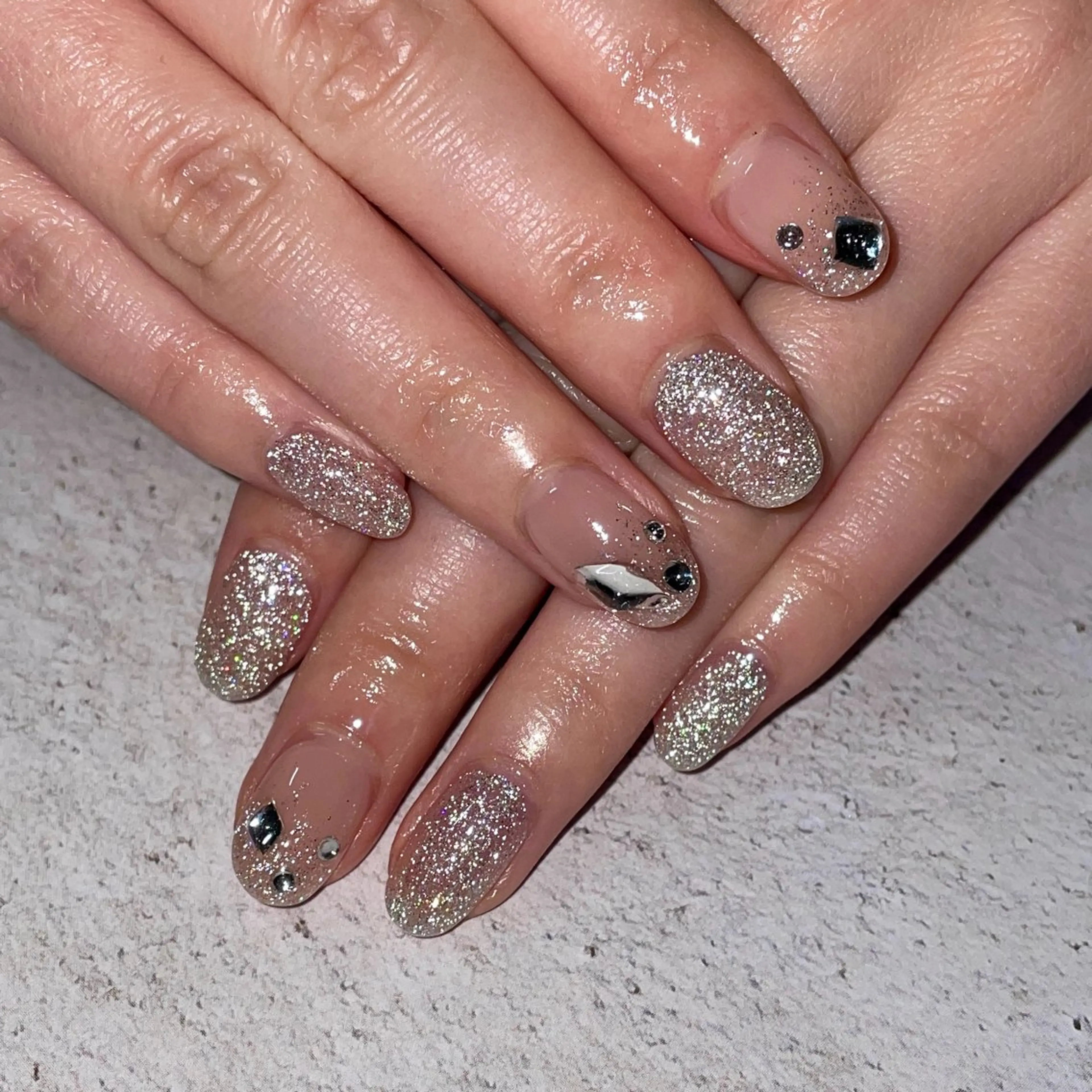 ネイル キラキラネイル ハンドネイル LUNI 久屋大通 ˚✧₊⁎/ yuriのネイルデザイン