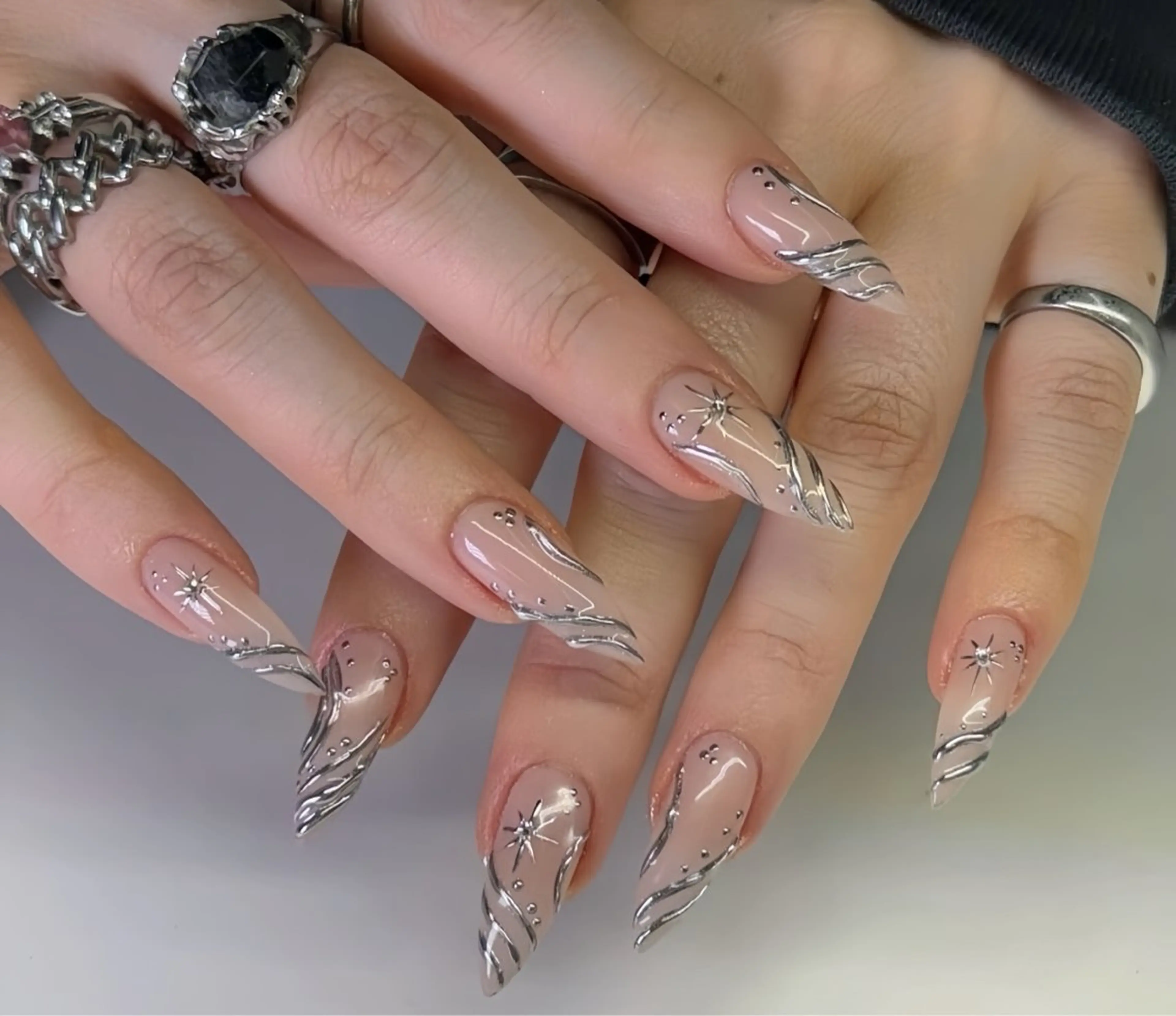 ネイル アートネイル ガーリー 韓国ネイル ミラーネイル 持ち込み Rin Nail 新大久保店のネイルデザイン