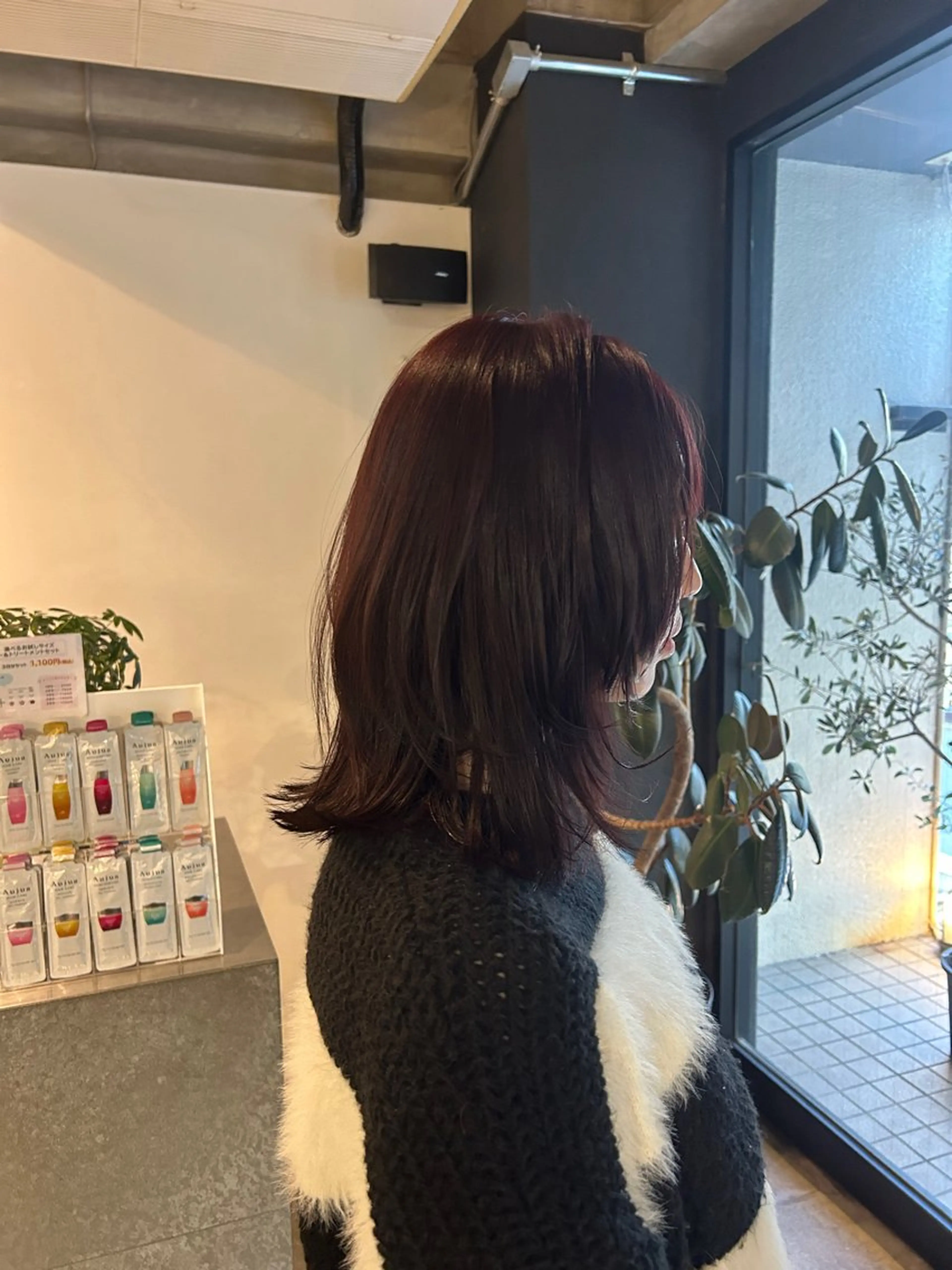 ミディアム カラー ボルドーカラー レイヤーカット カット 縮毛矯正 トリートメント 【メンズモデル 募集中】永嶋芽衣のヘアスタイル