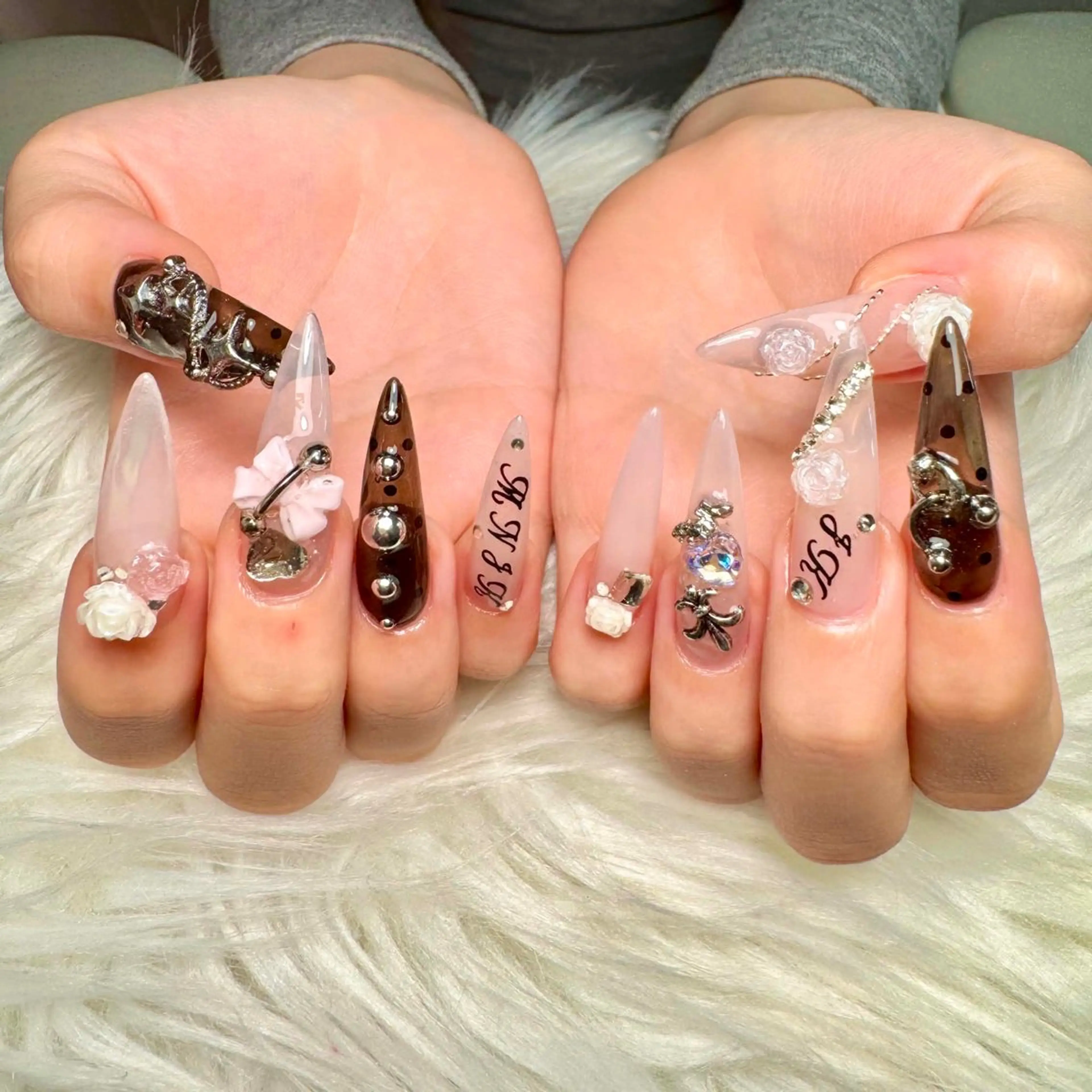 ネイル ハンドネイル T.Lee Nail Lilyのネイルデザイン