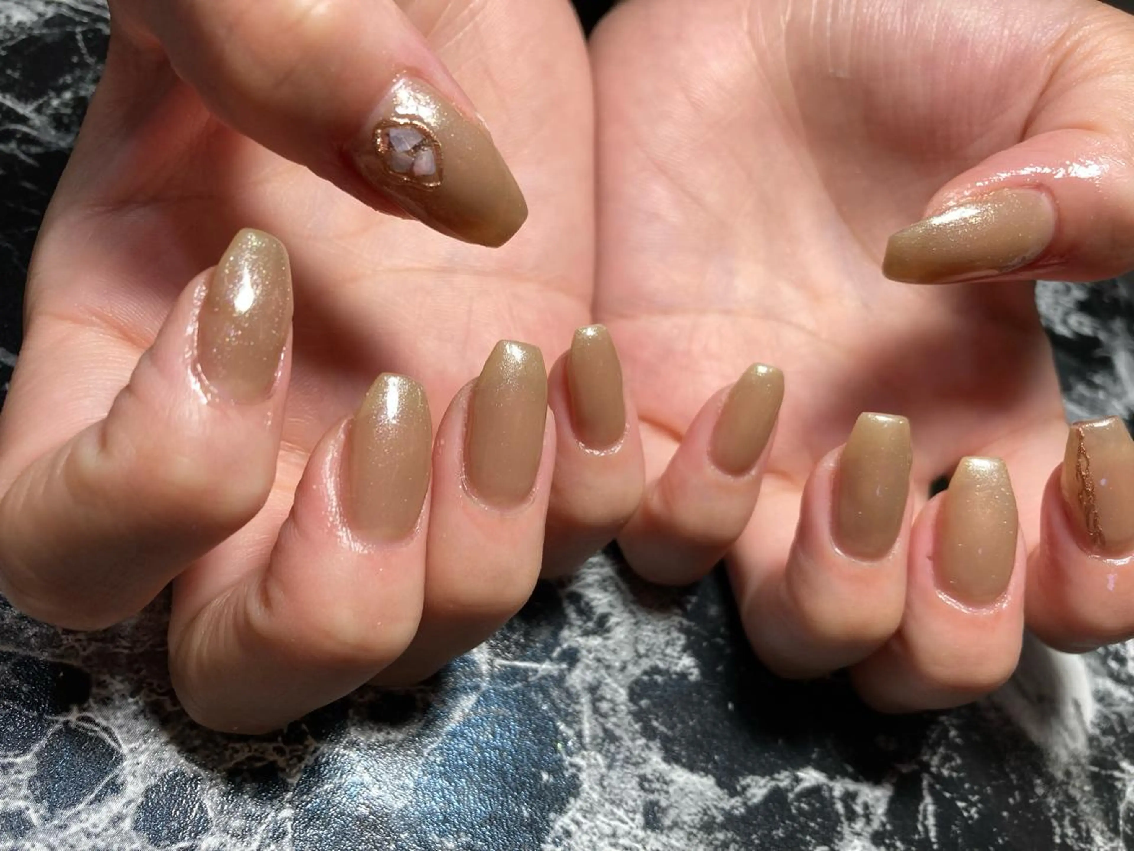 ミディアム ネイル ハンドネイル フットネイル ✴︎ Delightのネイルデザイン