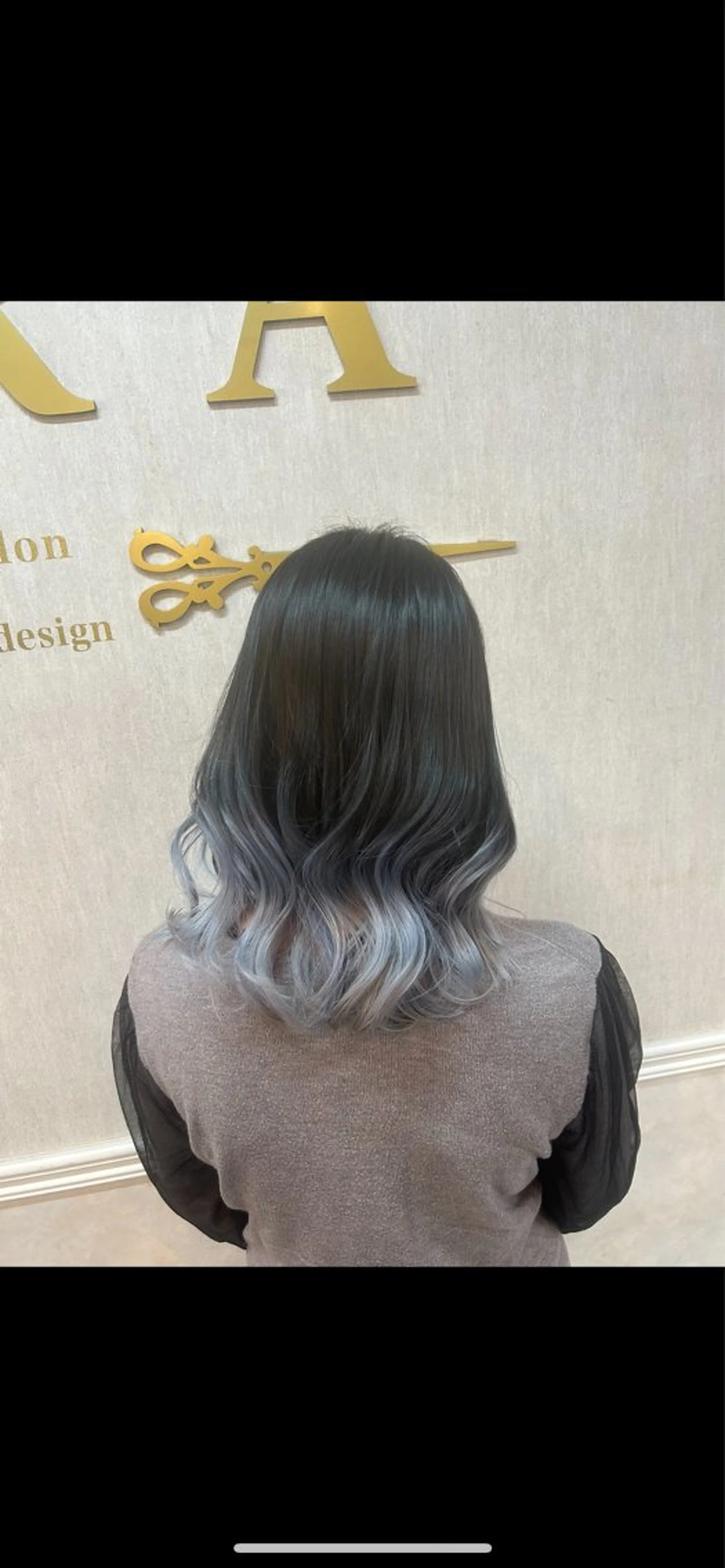 セミロング カラー グラデーションカラー 石井 綾乃のヘアスタイル