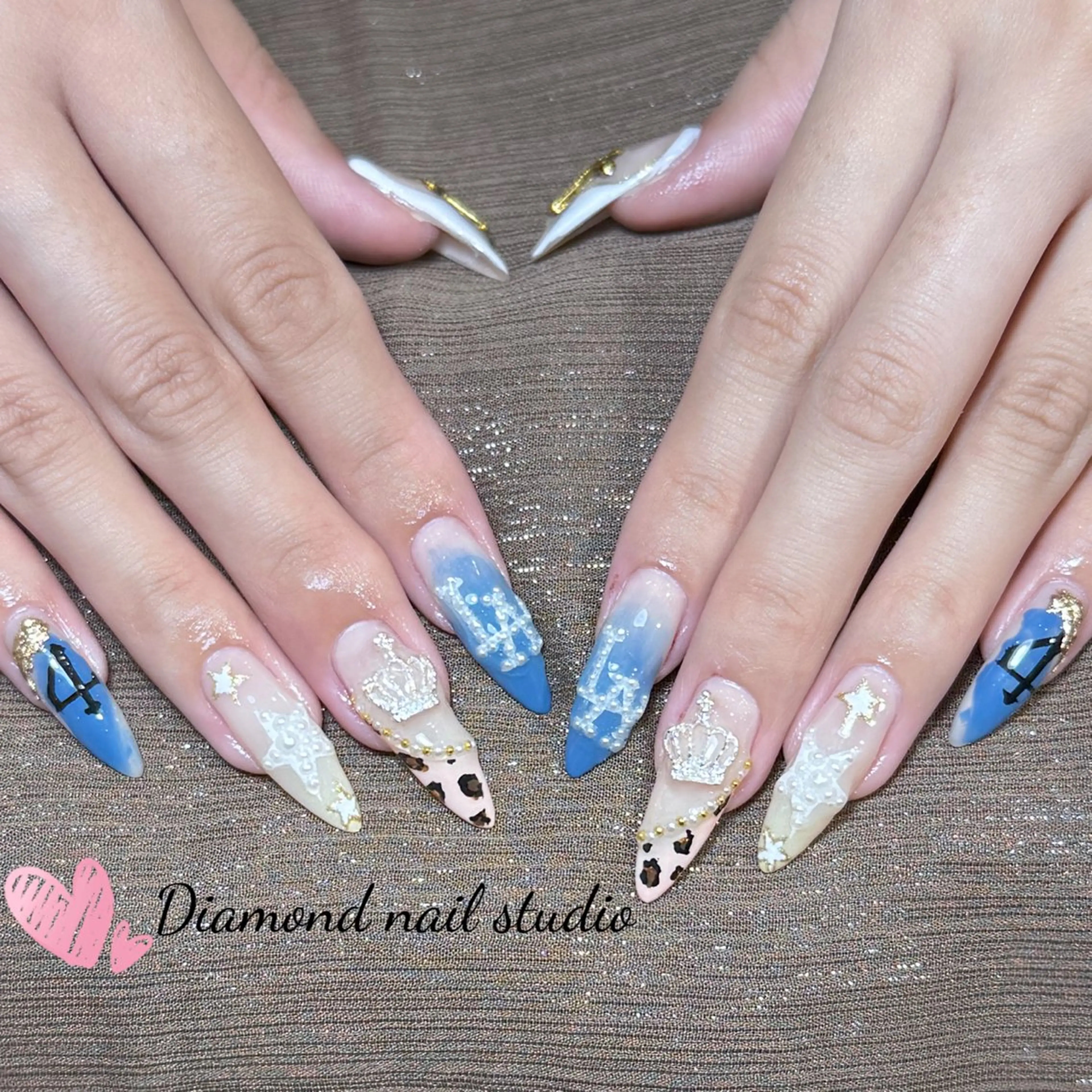 ネイル アートネイル オーロラネイル ガーリー キラキラネイル 韓国ネイル ハンドネイル ハンドケア Asher-Yuki 🍁のネイルデザイン