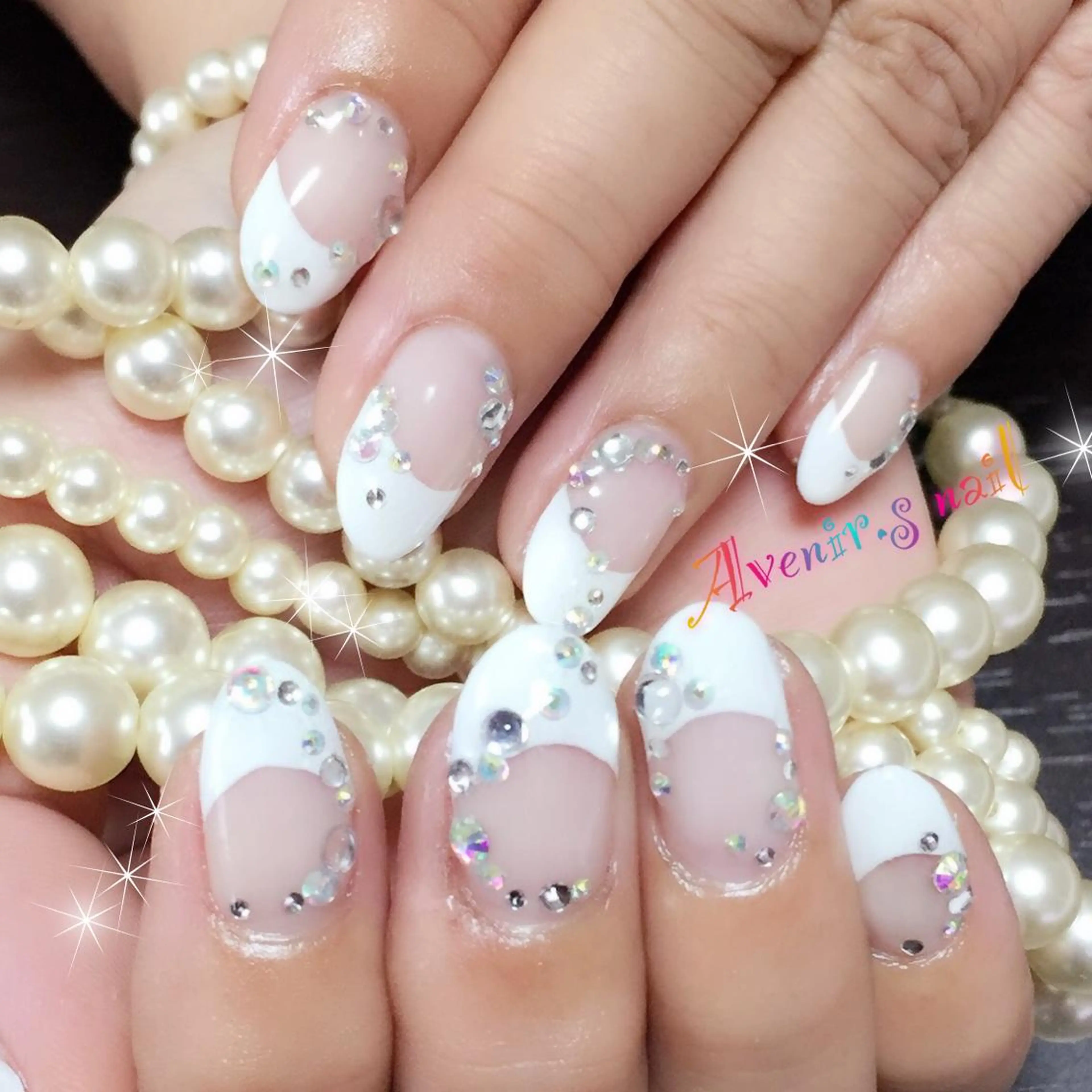 ネイル フレンチネイル ストーンネイル Home Salon Avenir.のネイルデザイン