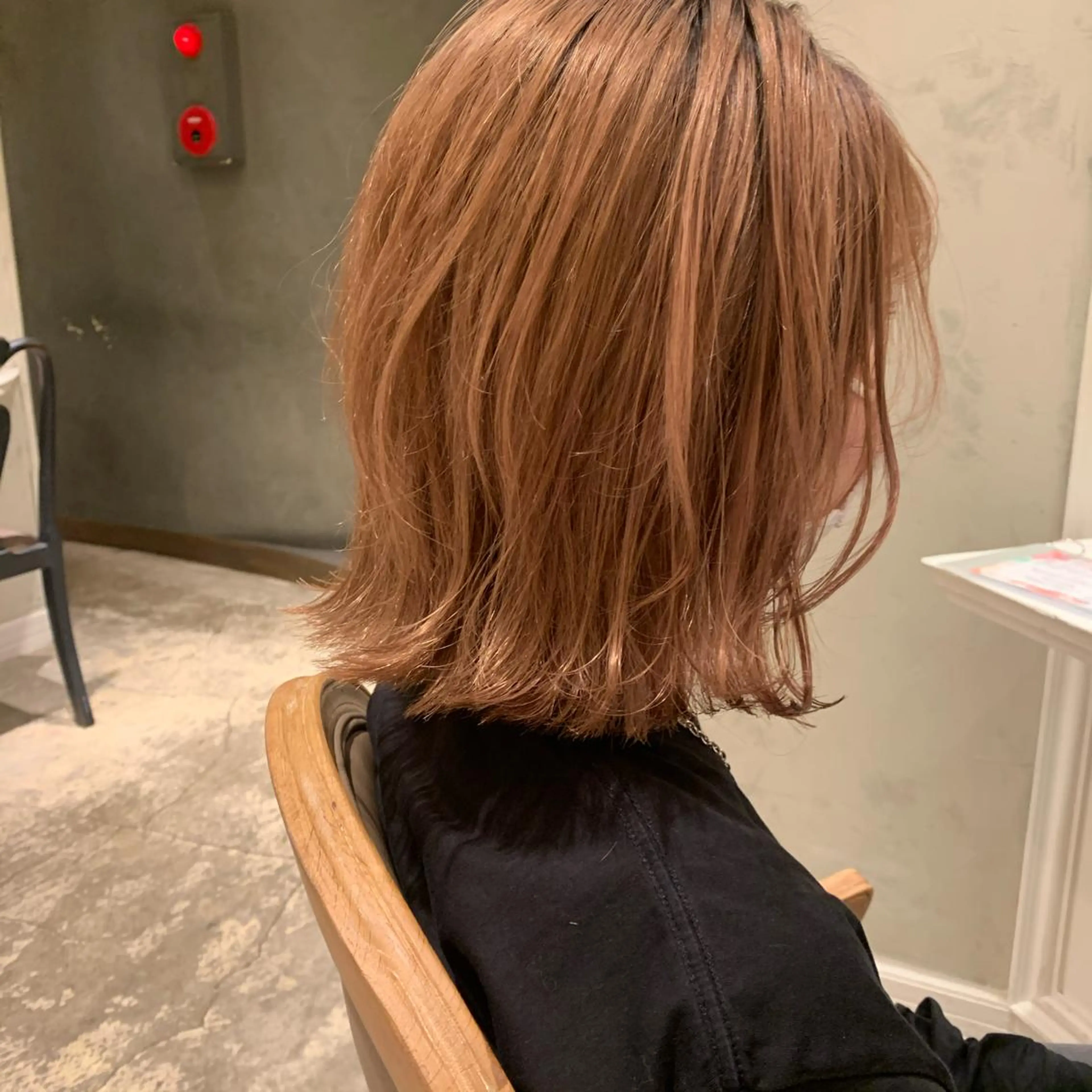 ミディアム ヘアカラー トリートメント SAKINO. ベージュカラーのヘアスタイル