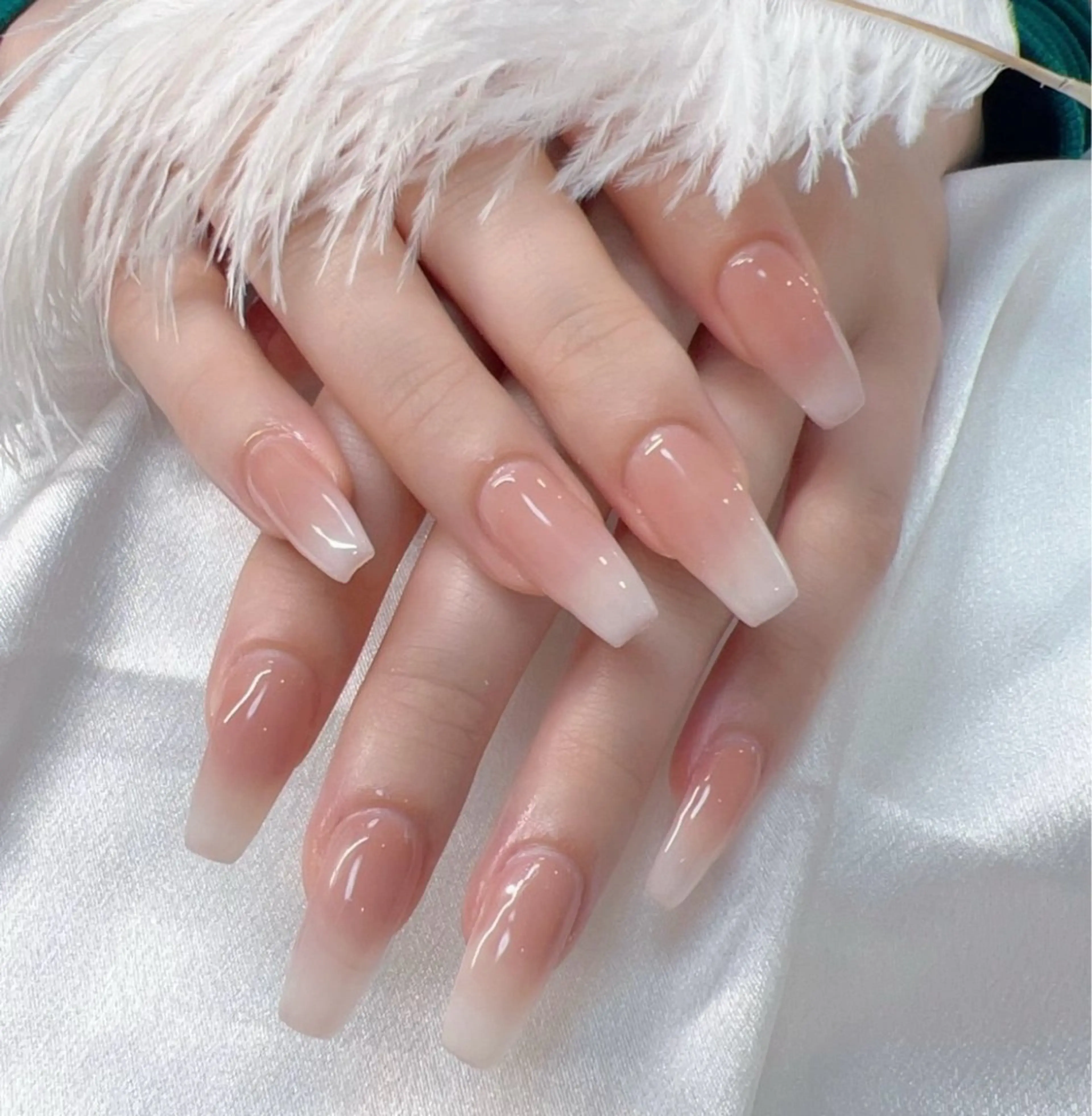 ネイル チークネイル 長さ出し フラッシュネイル フットネイル フレンチネイル ハンドネイル ハンドケア Aina nail salon所属・Aina nail salonのネイルデザイン