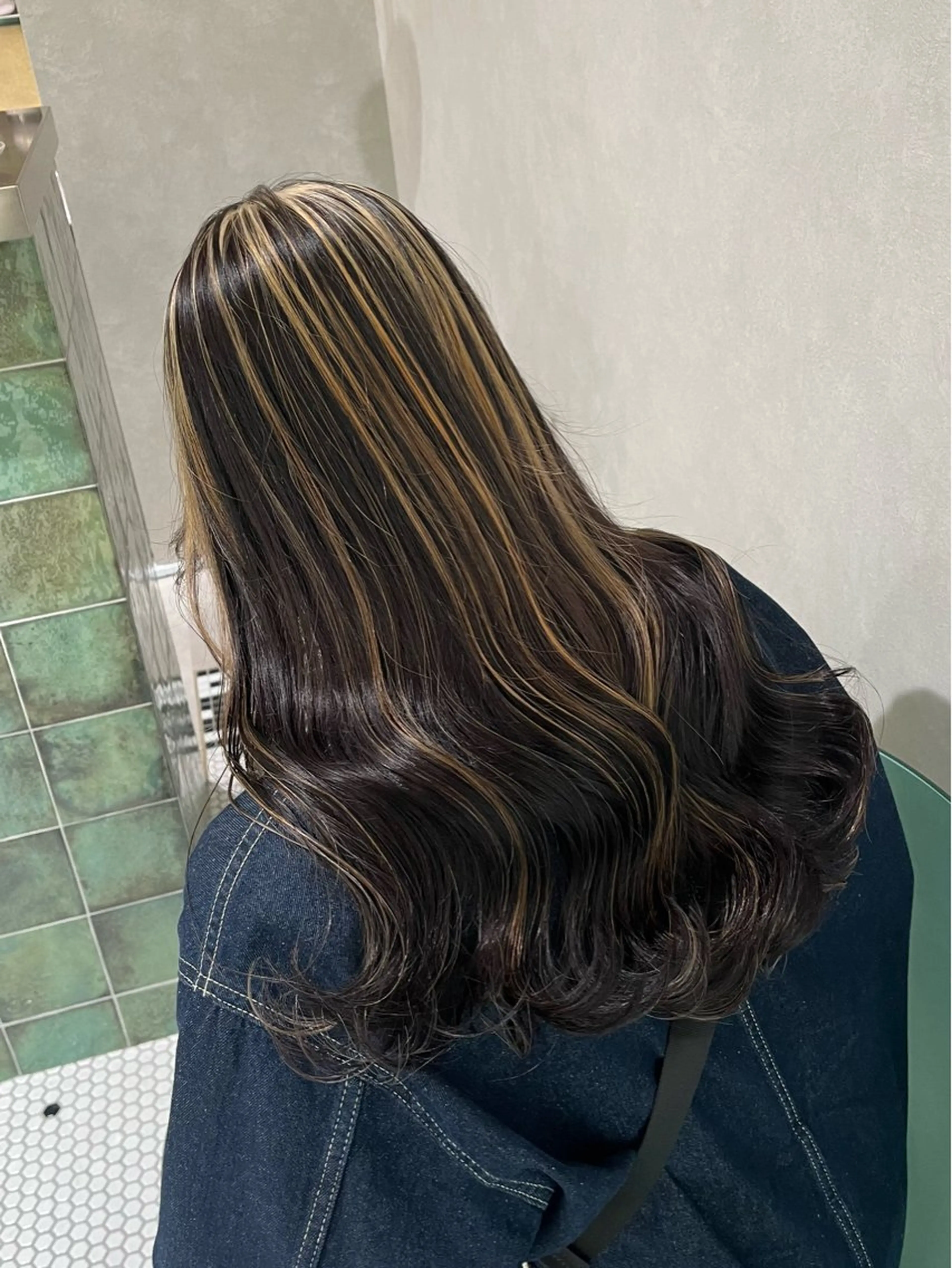 ロング カラー ヘアカラー トリートメント 海外girl🤎 透明感ベージュmaoのヘアスタイル