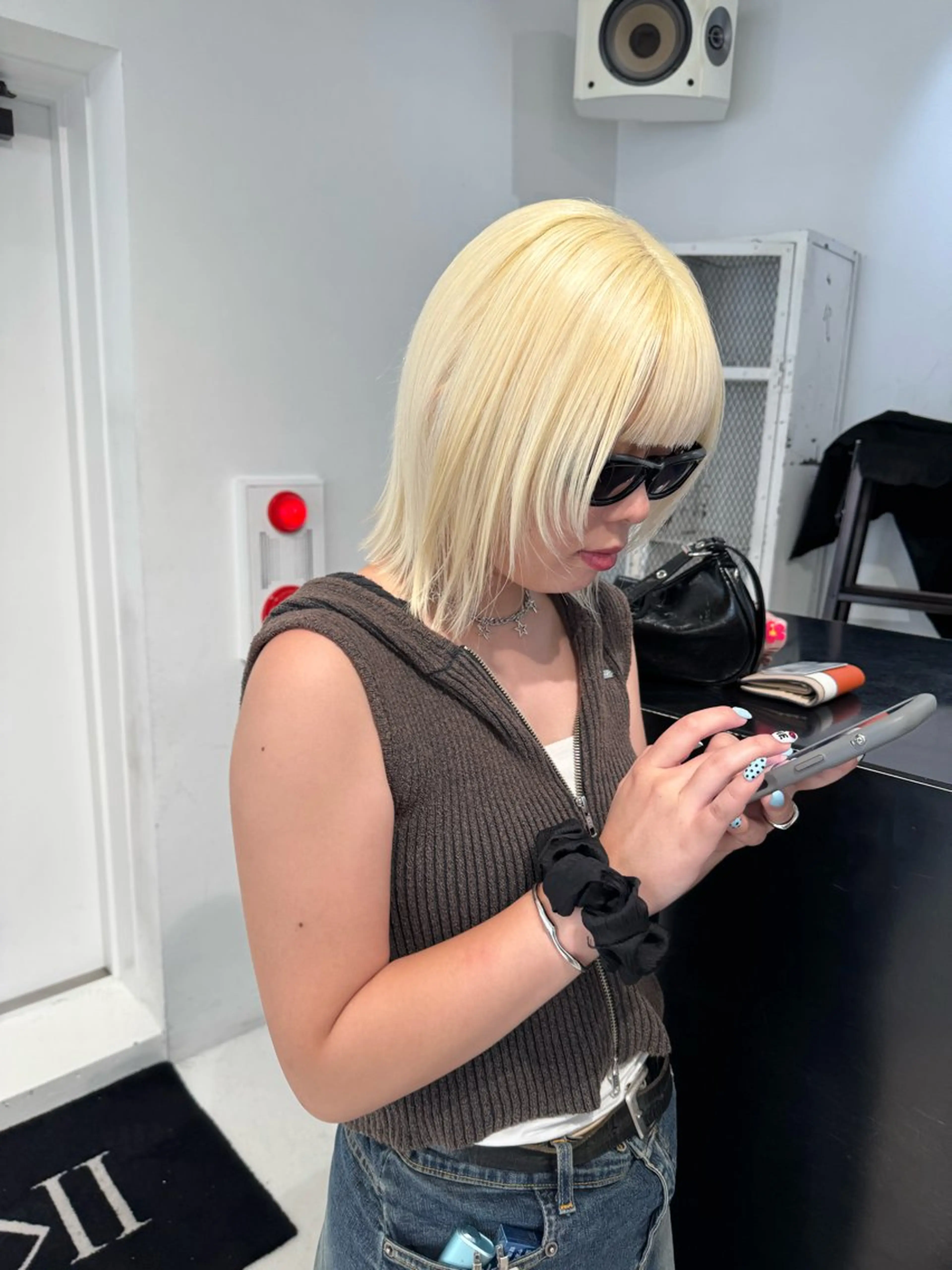 ミディアム カラー ヘアアレンジ ブリーチ 抜きっぱなしブロンド ブロンド カット ヘアカラー トリートメント 艶ハイトーン/ヘア アレンジAYAKAのヘアスタイル