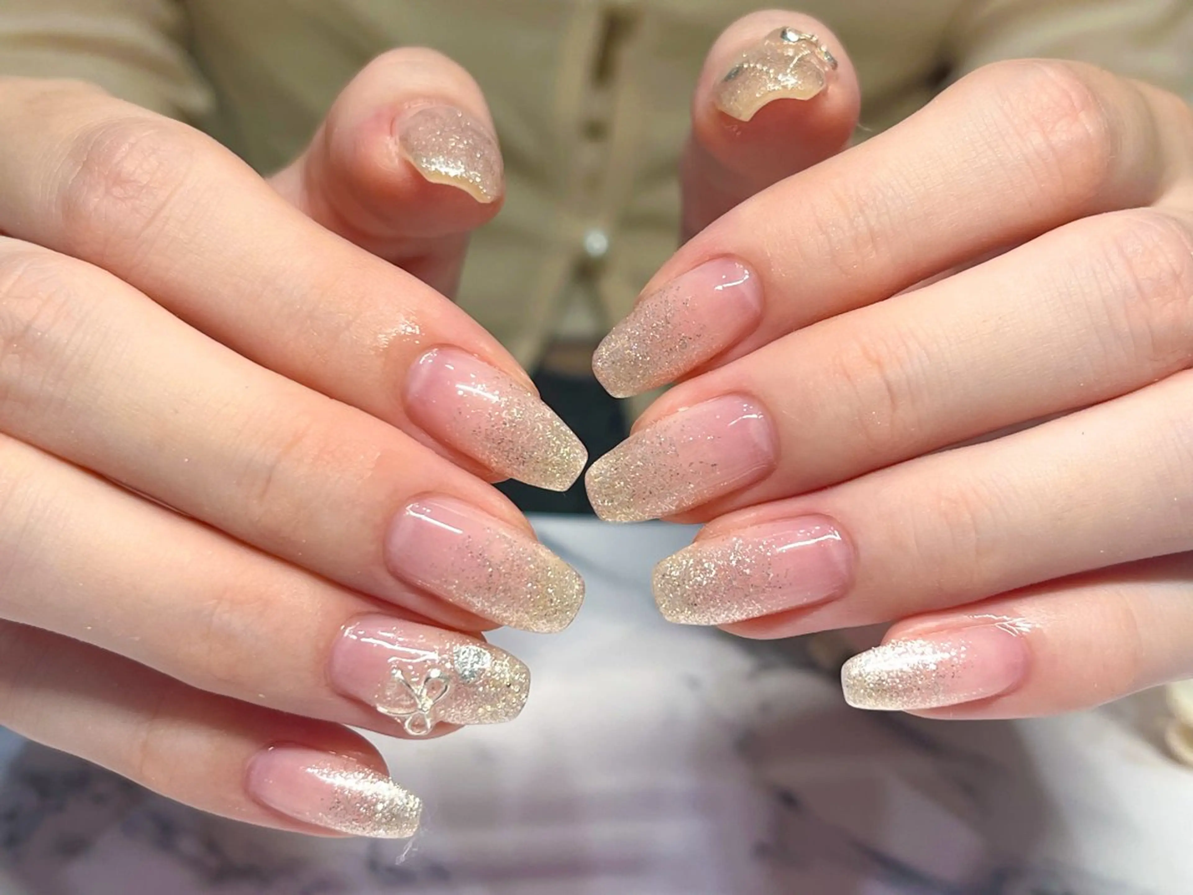 ネイル キラキラネイル 韓国ネイル ラメ(グリッター) ラメグラデーション マグネットネイル MAO /  香椎 / フィルイン対応のネイルデザイン