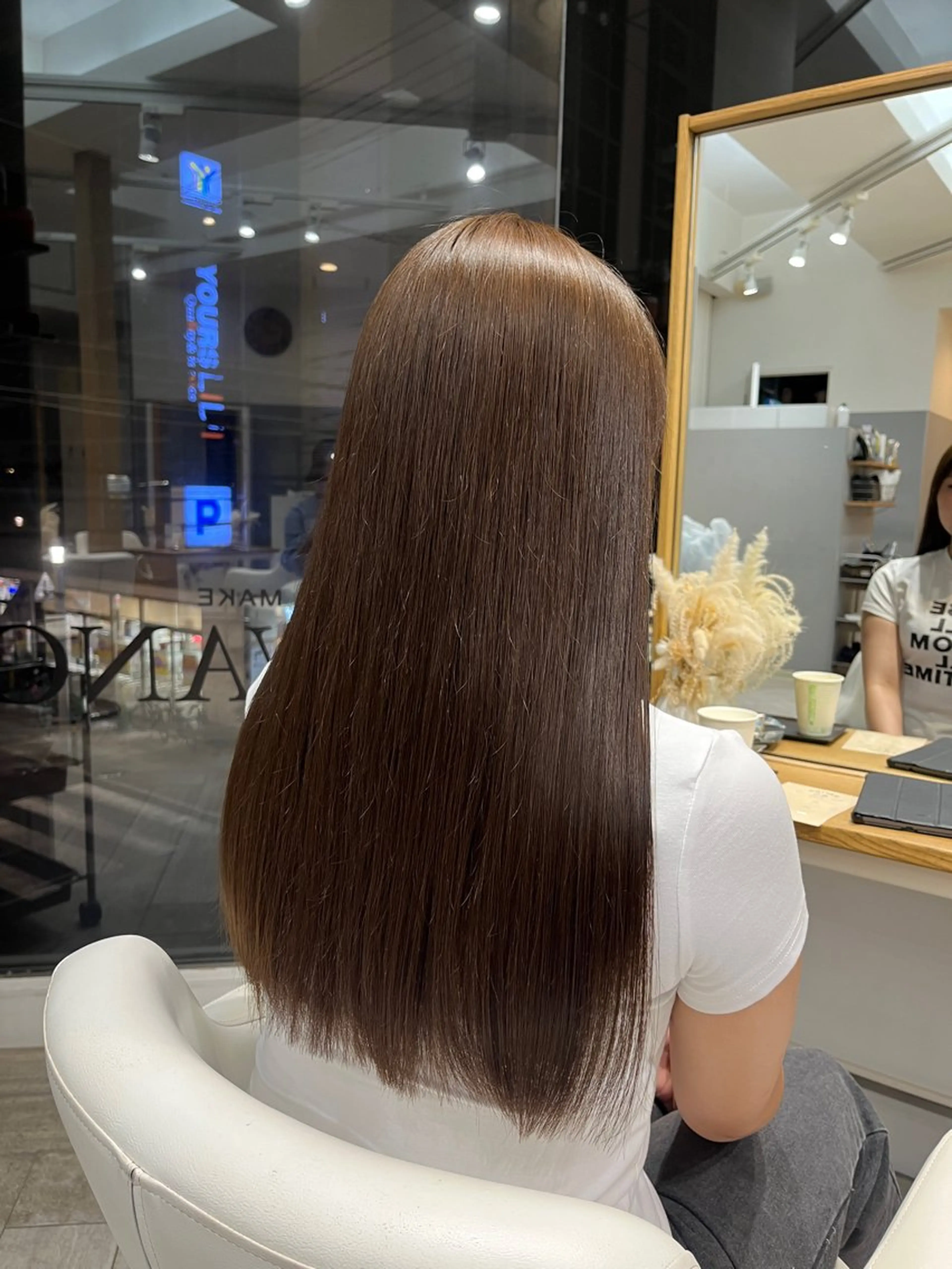 ロング カラー ベージュカラー 透明感カラー オリーブベージュ AVANCE. chisatoのヘアスタイル