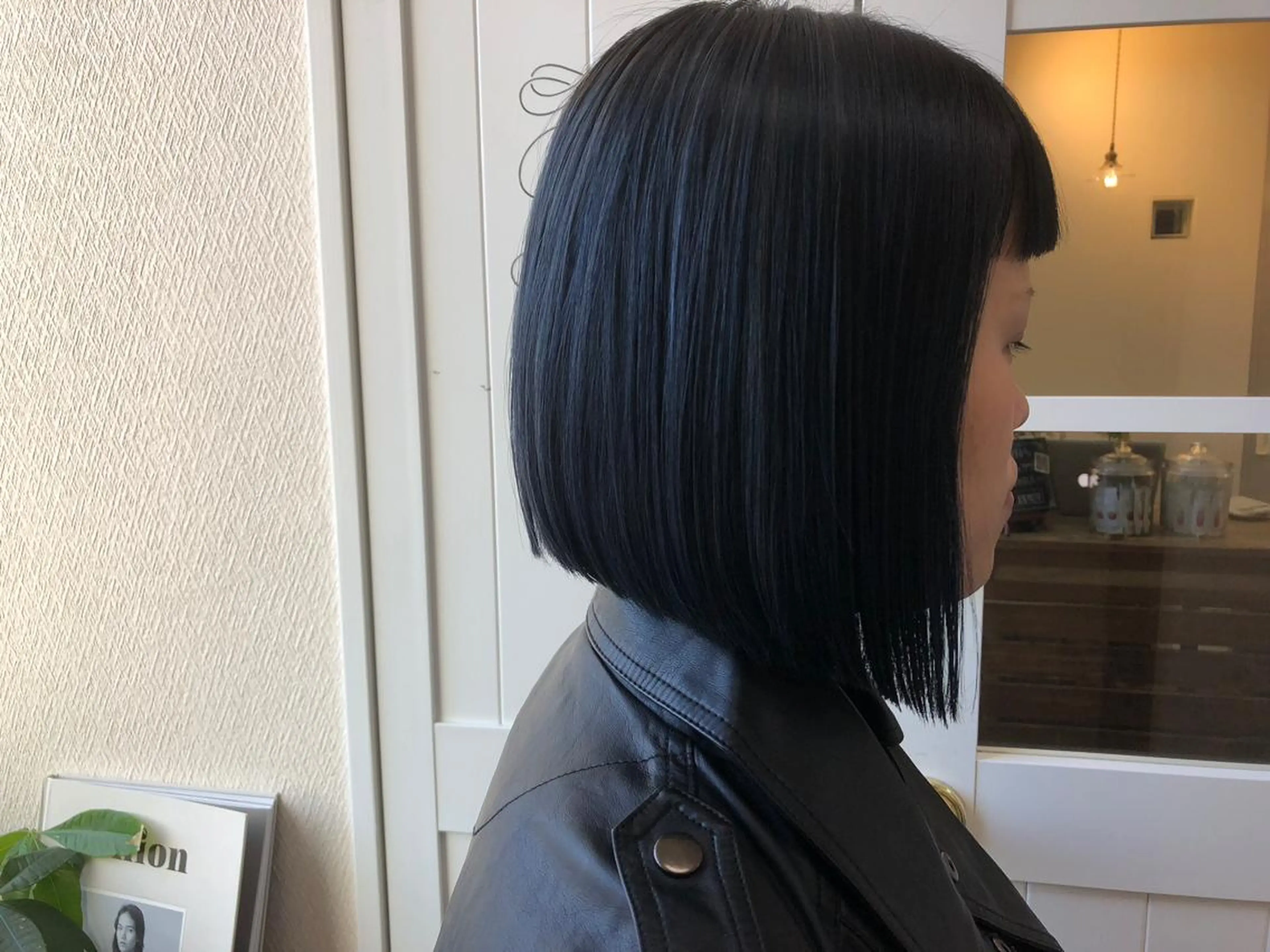 ミディアム カラー ブリーチ ネイビーカラー カット トリートメント 小木曽智美 /ボブ/ショートのヘアスタイル