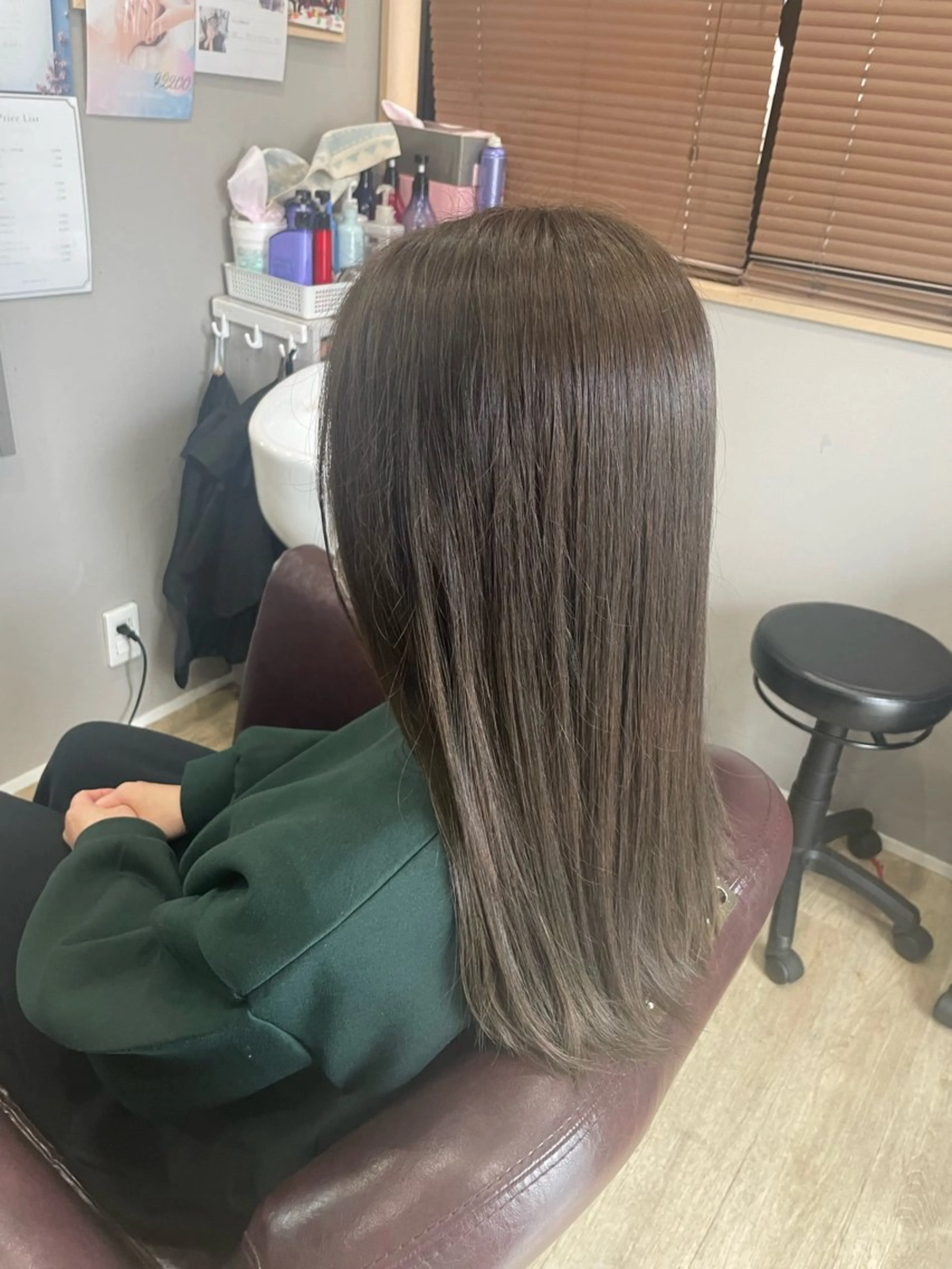 ロング カラー アッシュ Hair room Leaのヘアスタイル