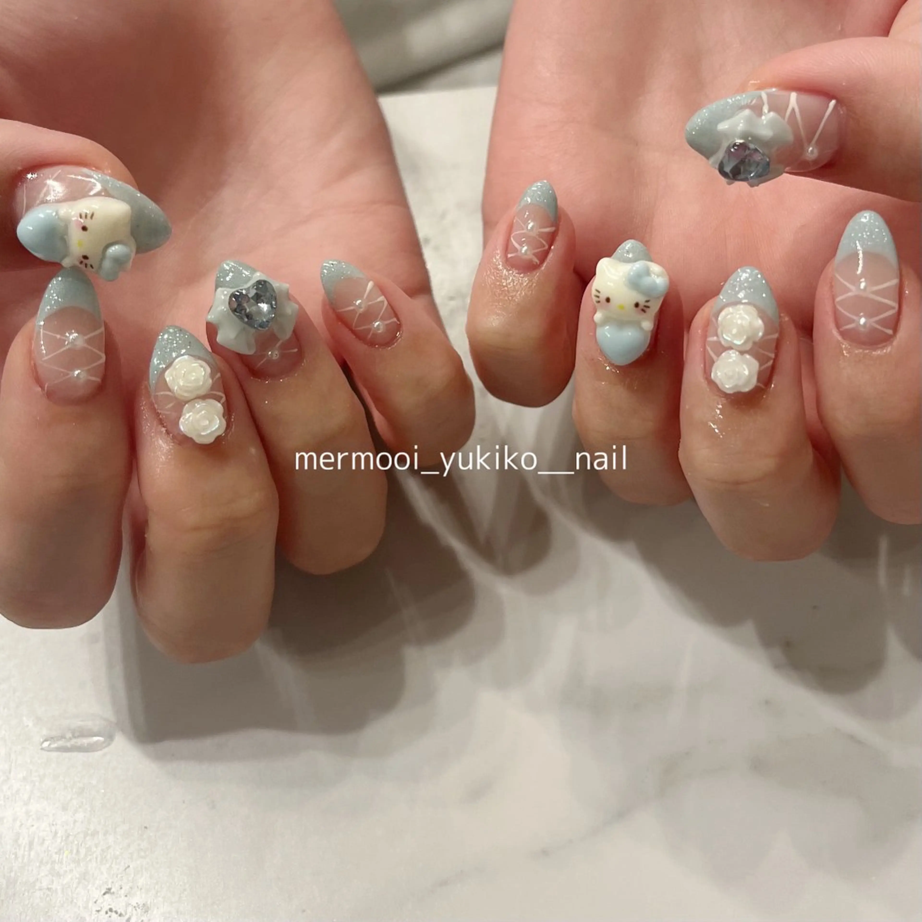 ネイル ブルー フレンチネイル キラキラネイル 持ち込み リボン melumooi nailのネイルデザイン