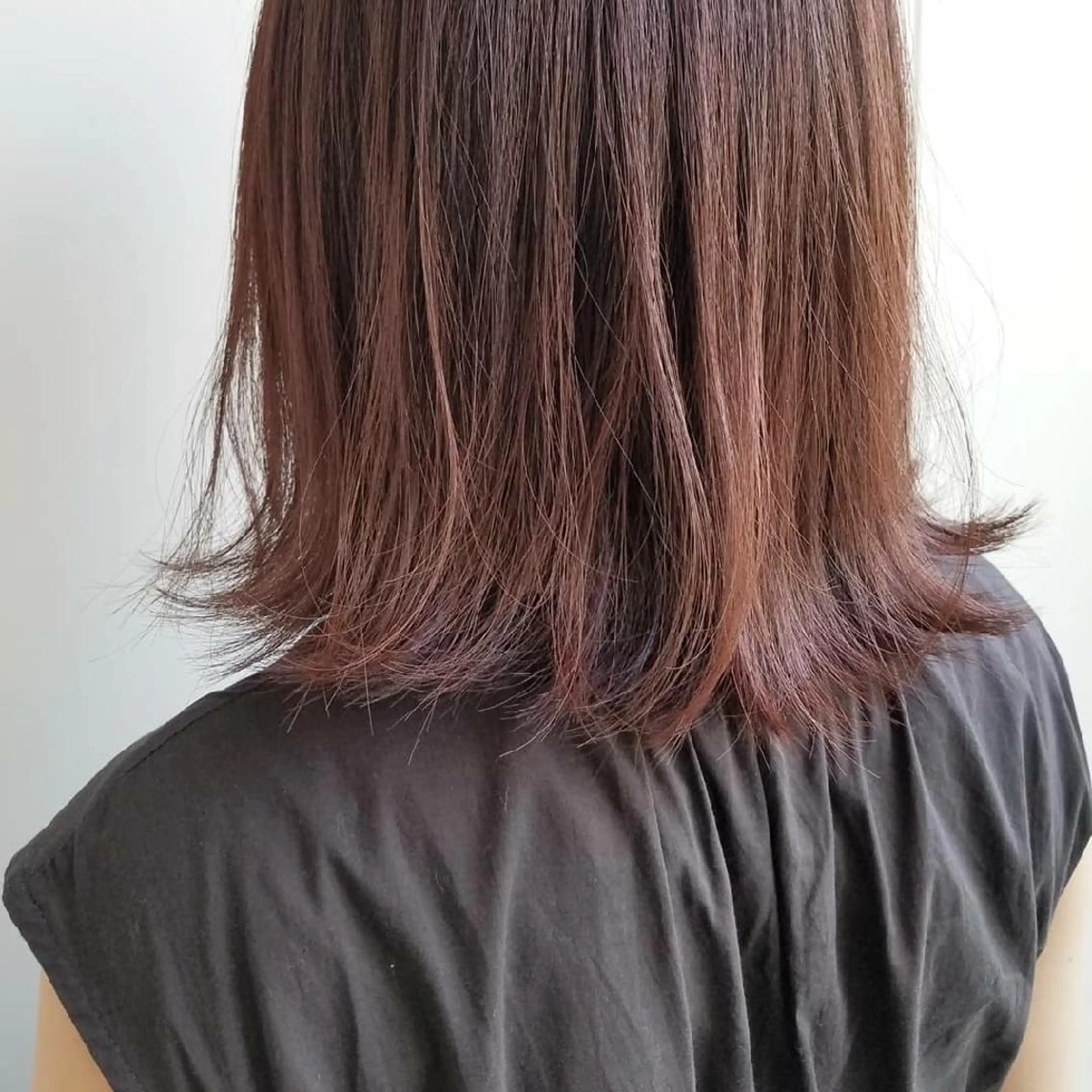 カラー ミディアム パーマ iplus まつげ、眉毛、耳つぼのマツエク・マツパデザイン