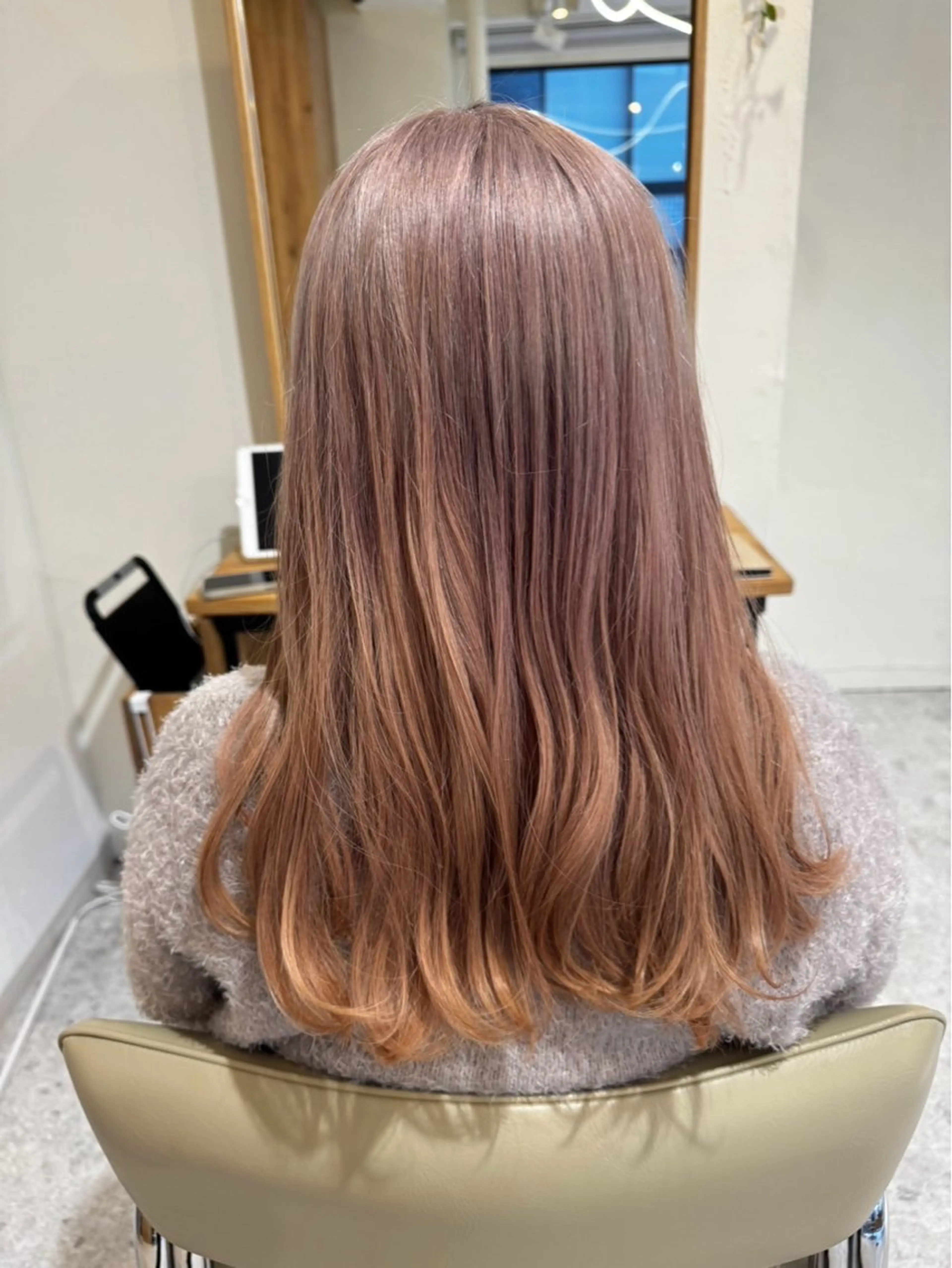 ロング ヘアカラー 木下 珠寧のヘアスタイル