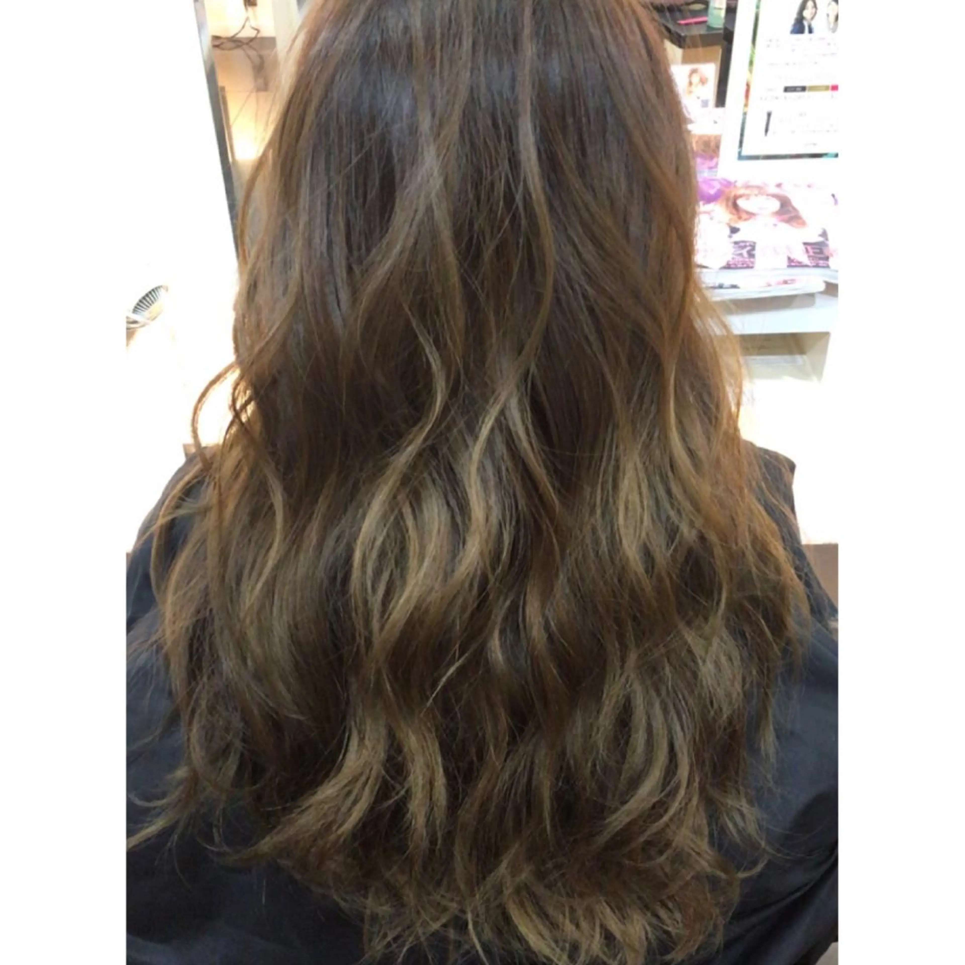 ロング カラー グラデーションカラー 早川 真幸のヘアスタイル