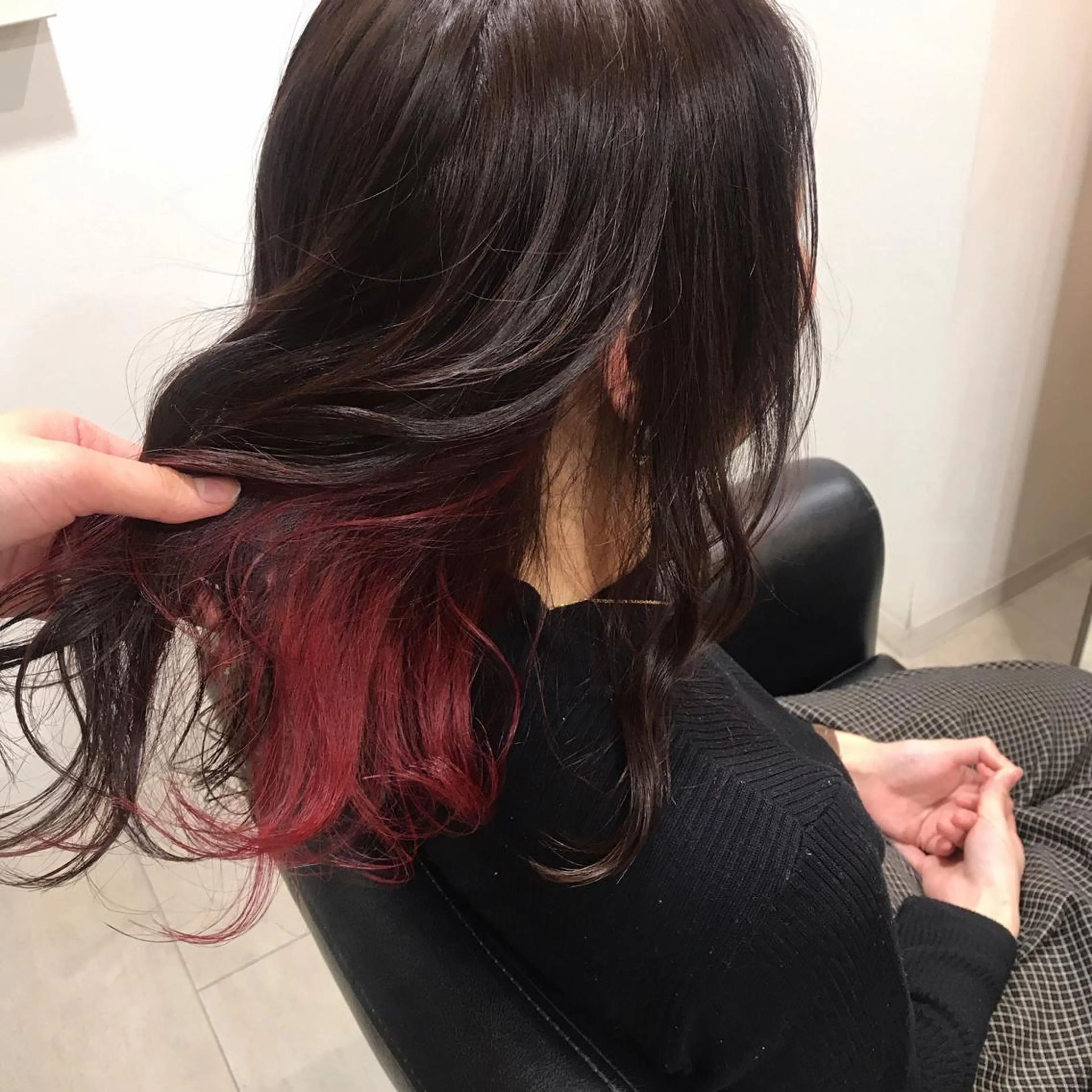 セミロング カラー レッドカラー ヤマシタ ミサキのヘアスタイル