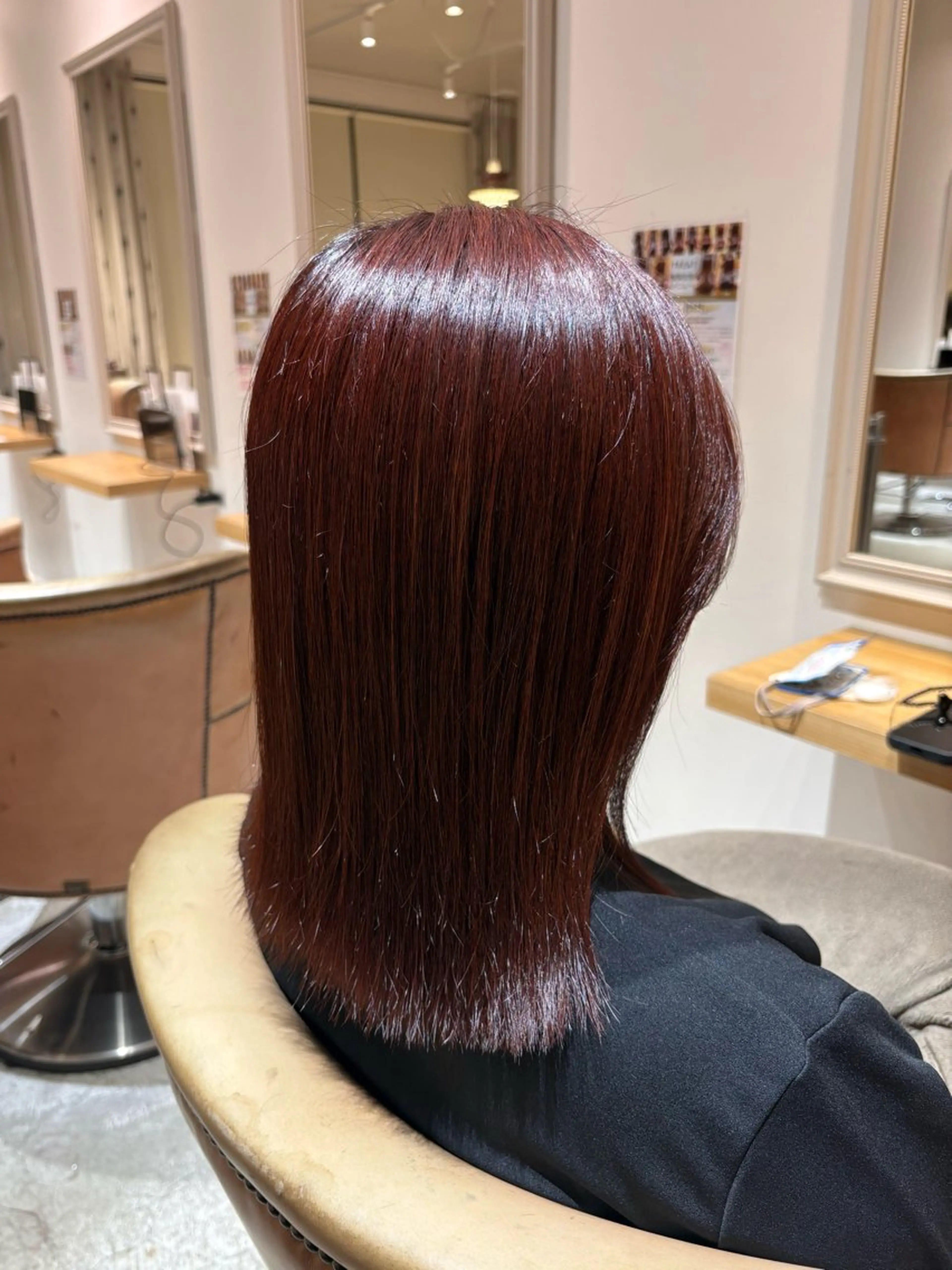 ミディアム 渡辺 リリのヘアスタイル