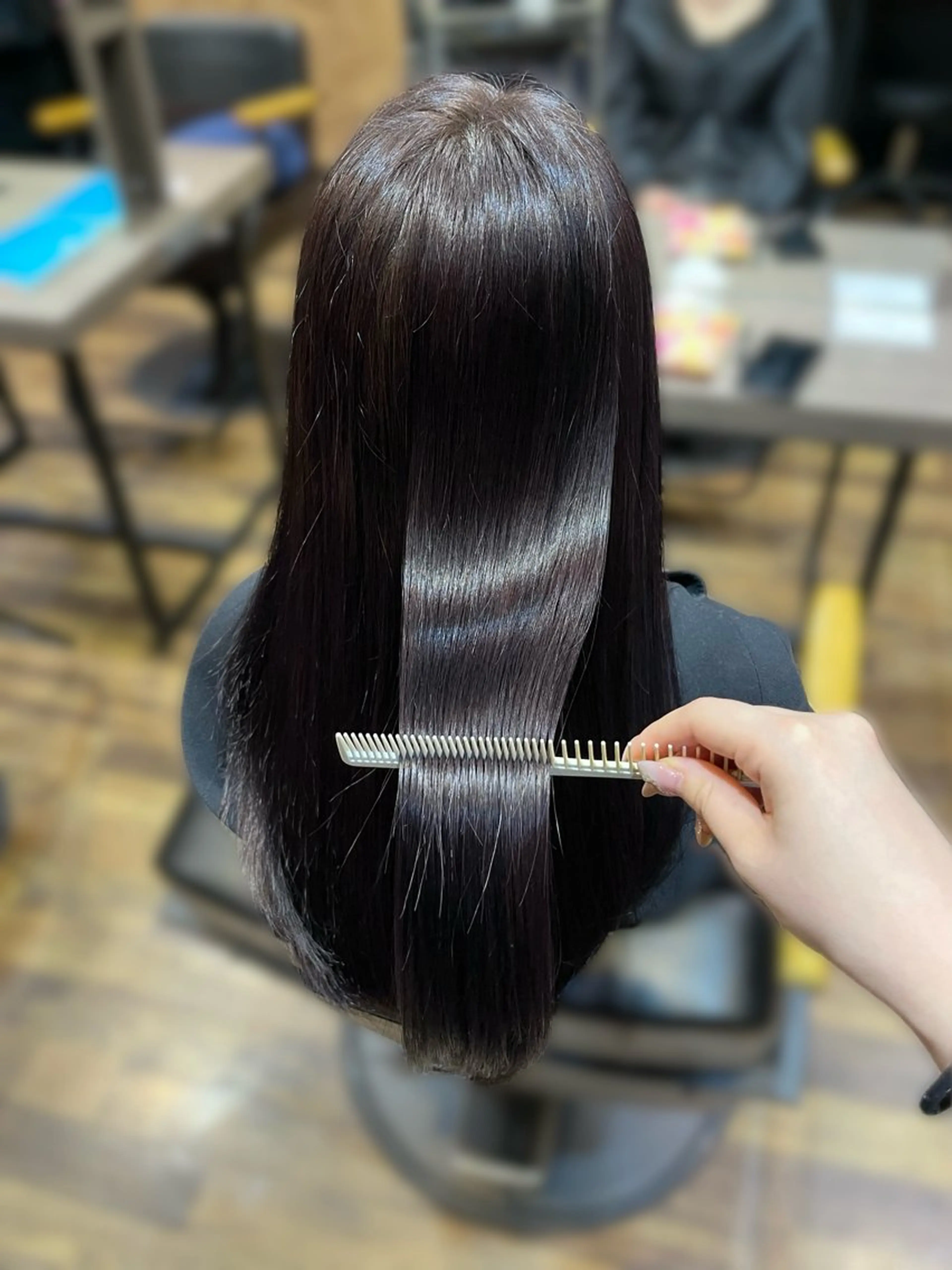 ロング ヘアカラー FRAPPE Annaのヘアスタイル