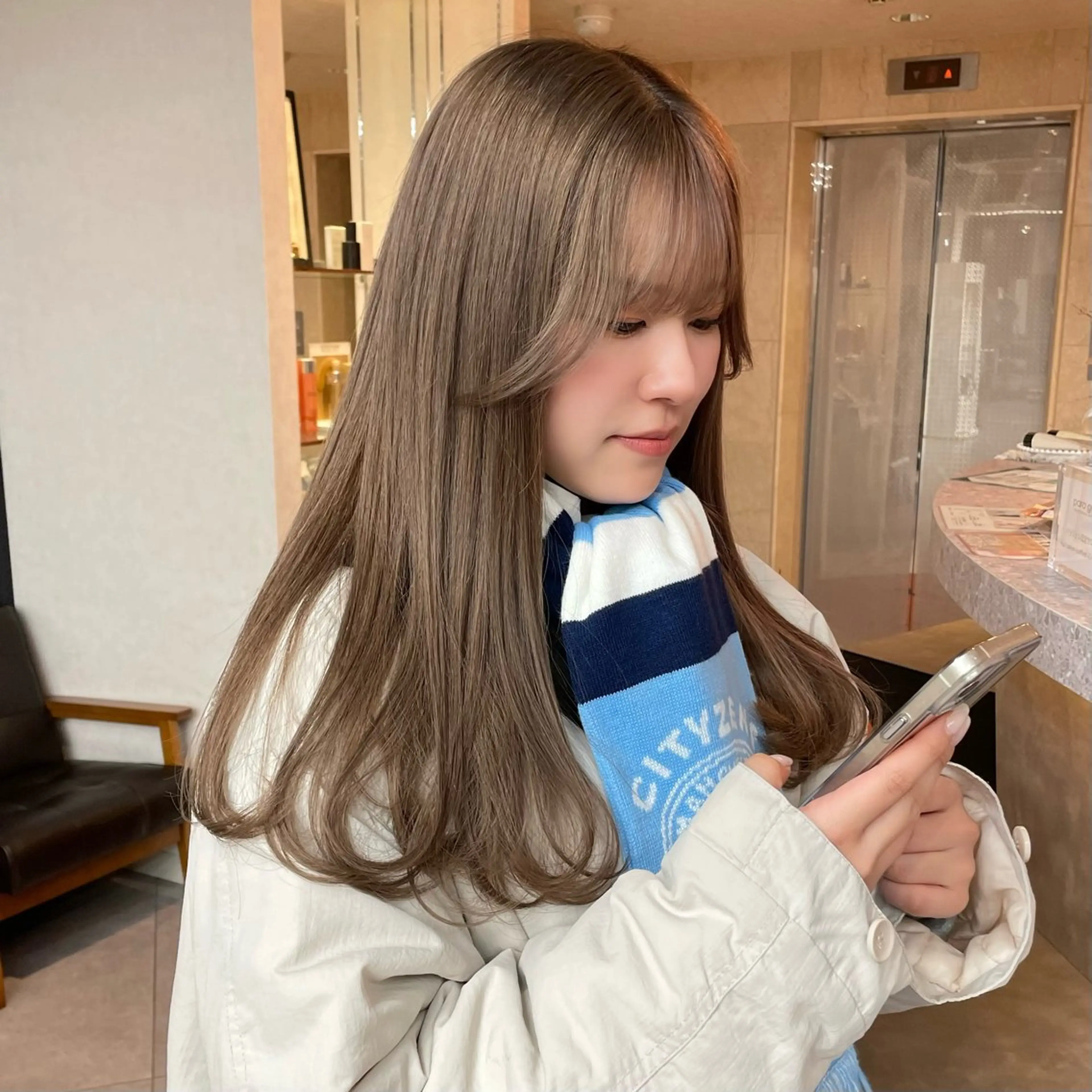 ロング カラー ベージュカラー ブリーチ ケアブリーチ ミルクティーベージュ ボブ ヘアカラー トリートメント 透明感/ベージュ/ 艶髪/ボブ🫧門脇由のヘアスタイル