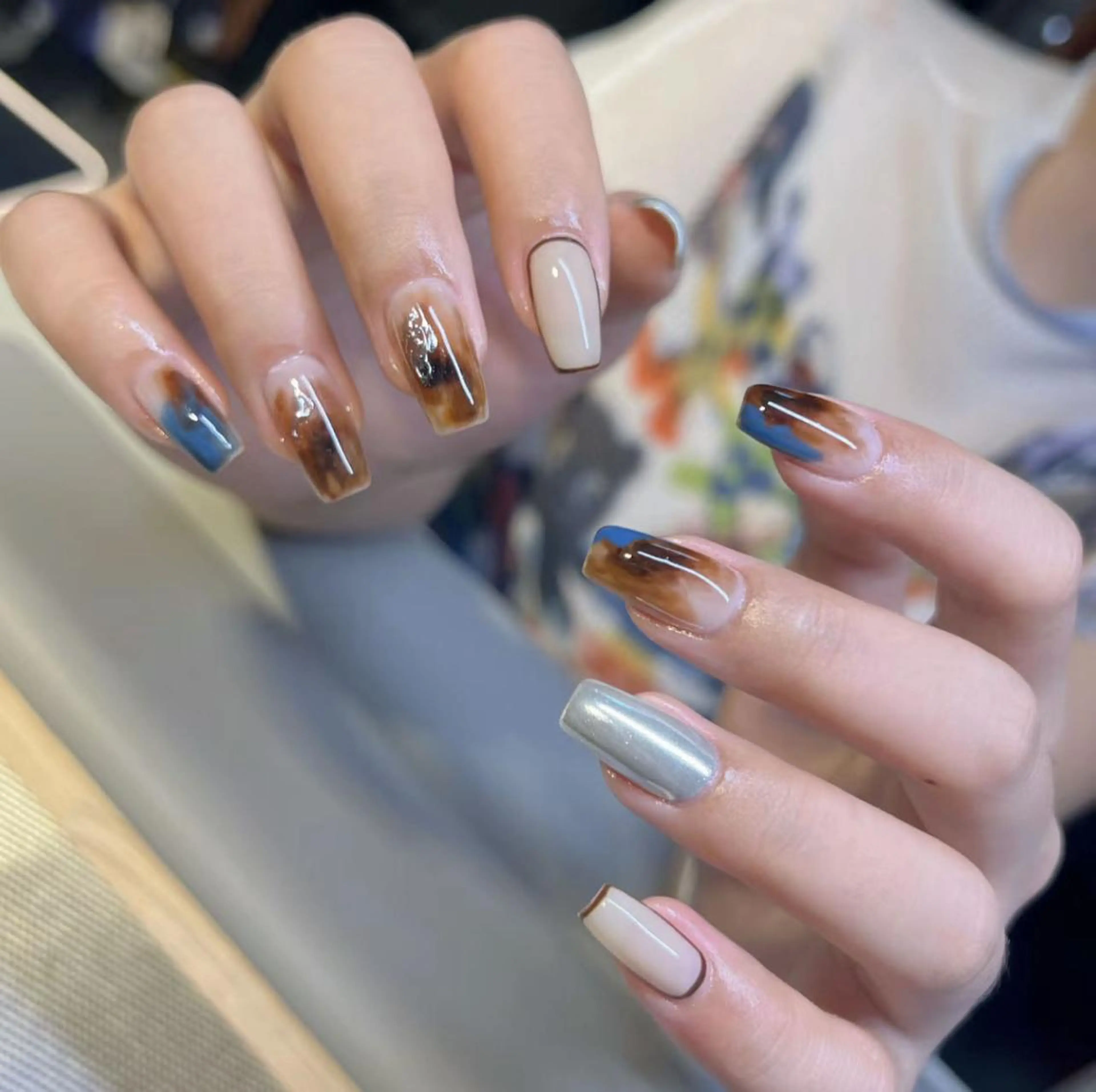 ネイル アートネイル 長さ出し ネイルチップ Queens momoのネイルデザイン