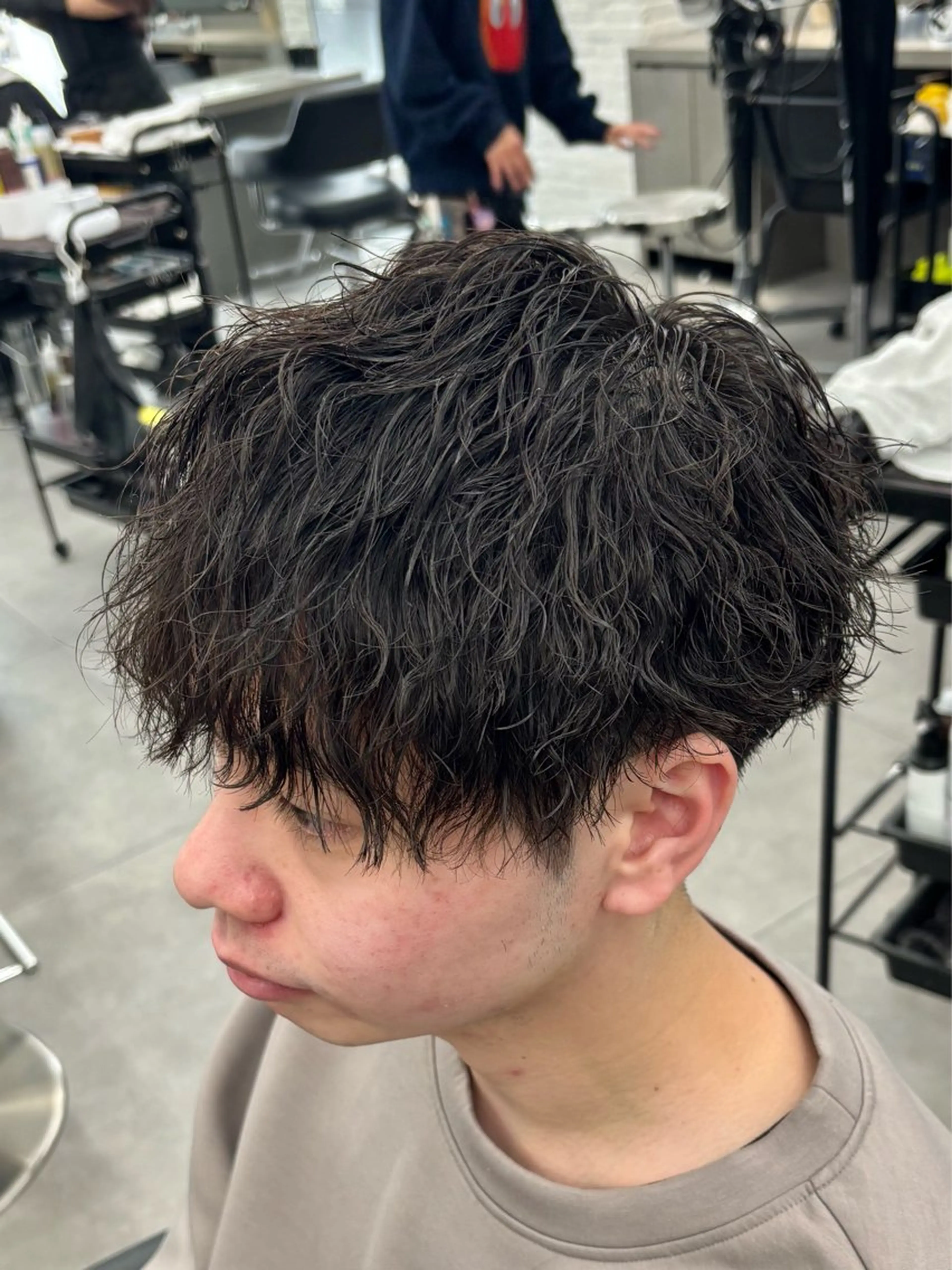 パーマ メンズ メンズパーマ カット パーマ 【ØVARL】🦁 メンズパーマ/レオのヘアスタイル