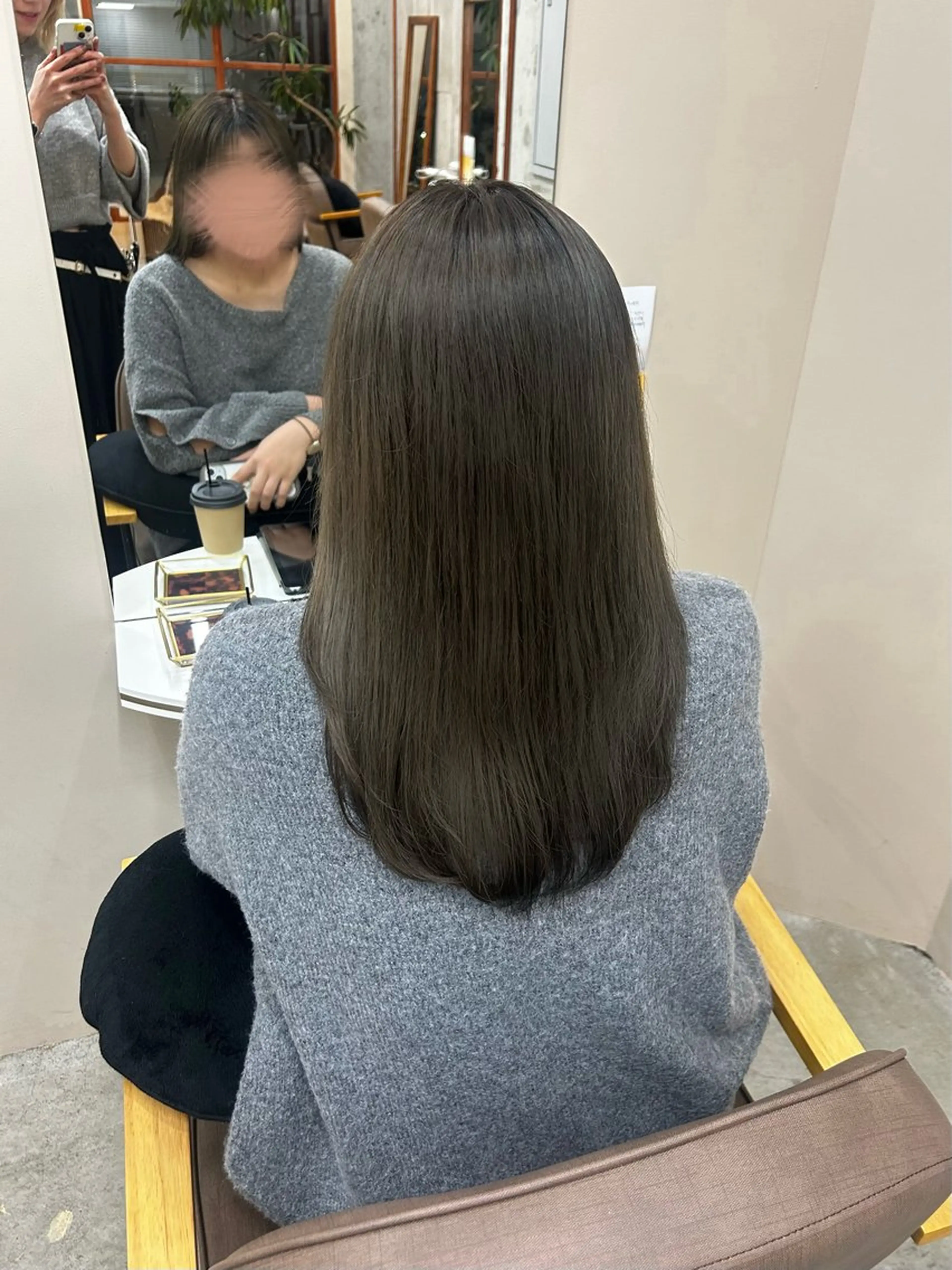 ロング カラー ブリーチ グレージュ オリーブグレージュ オリーブグレー ヘアカラー カット・ブリーチ/ ふわあいりのヘアスタイル