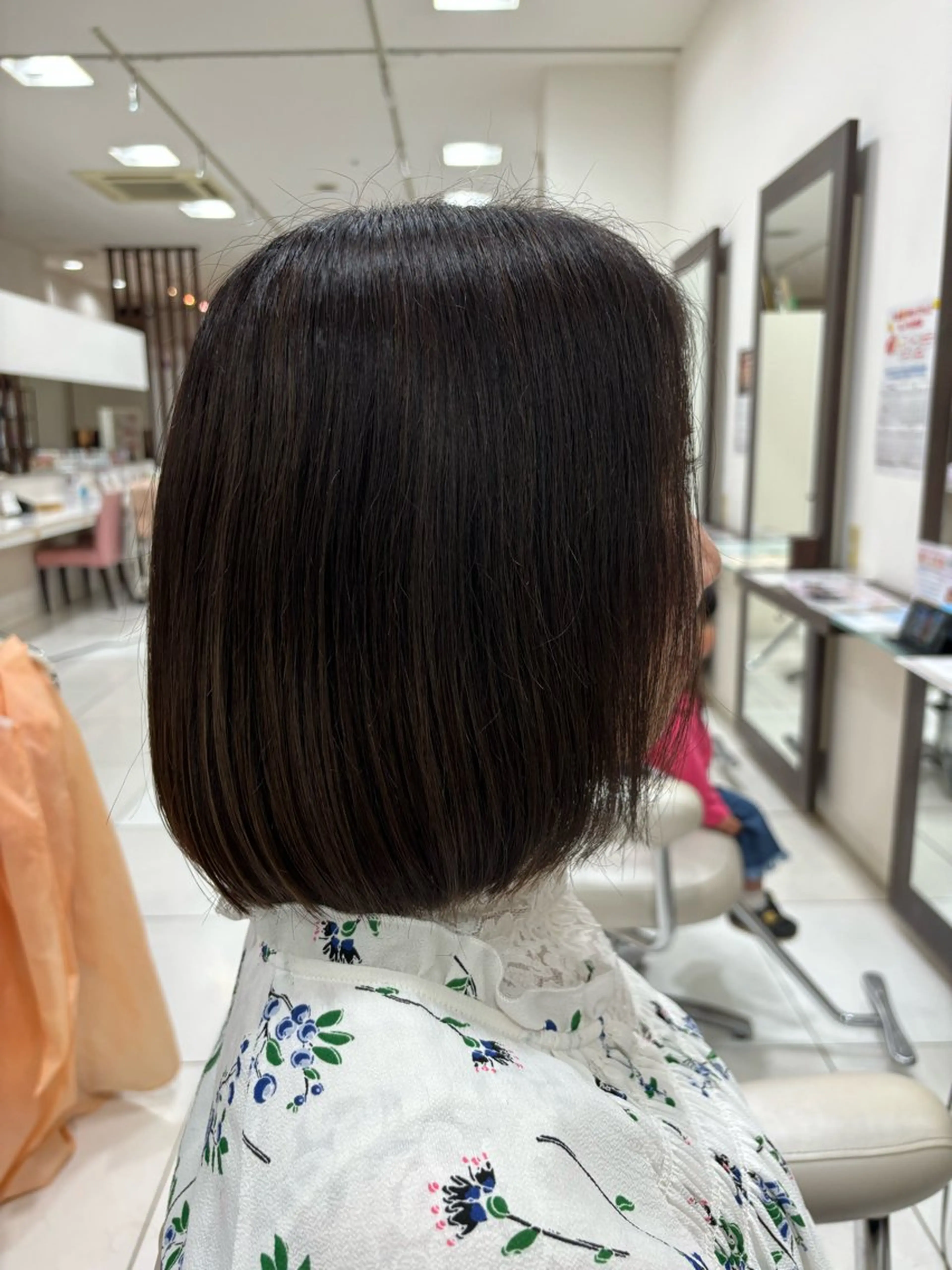 ミディアム ボブ 長めボブ 三 嶋のヘアスタイル
