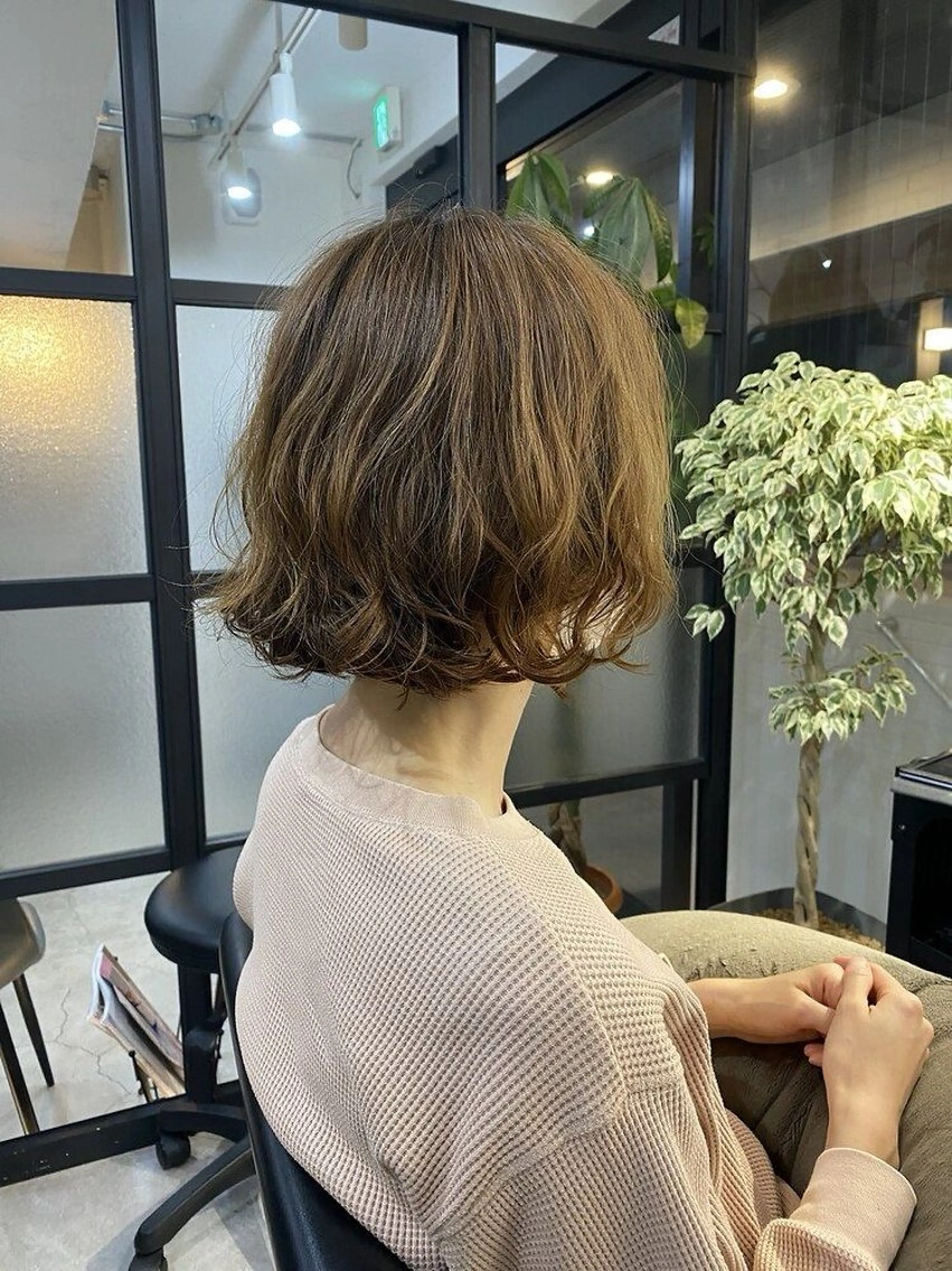 ショート カラー パーマ 森山 陽菜のヘアスタイル
