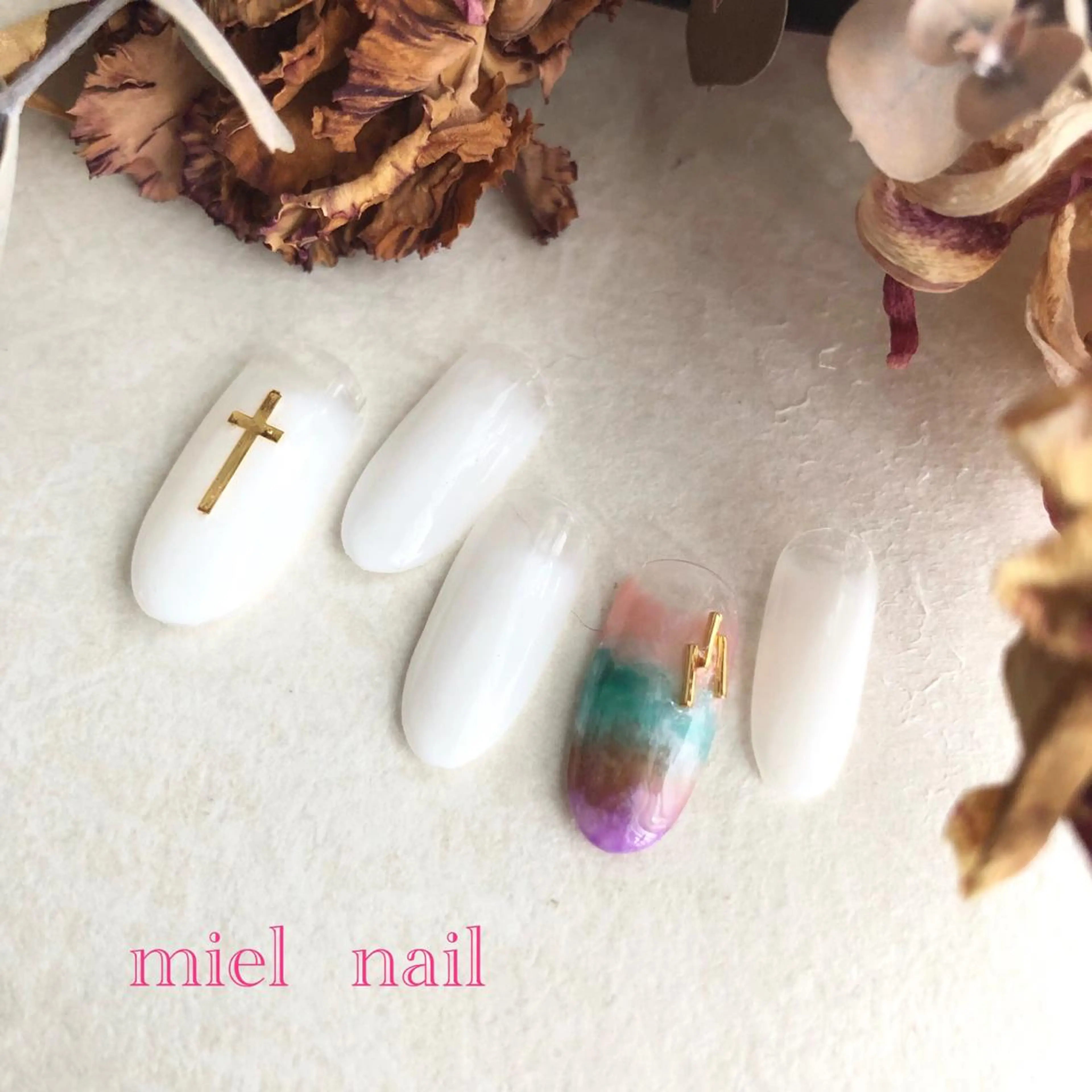 ネイル グラデーション シンプルネイル ホワイト miel nailのネイルデザイン
