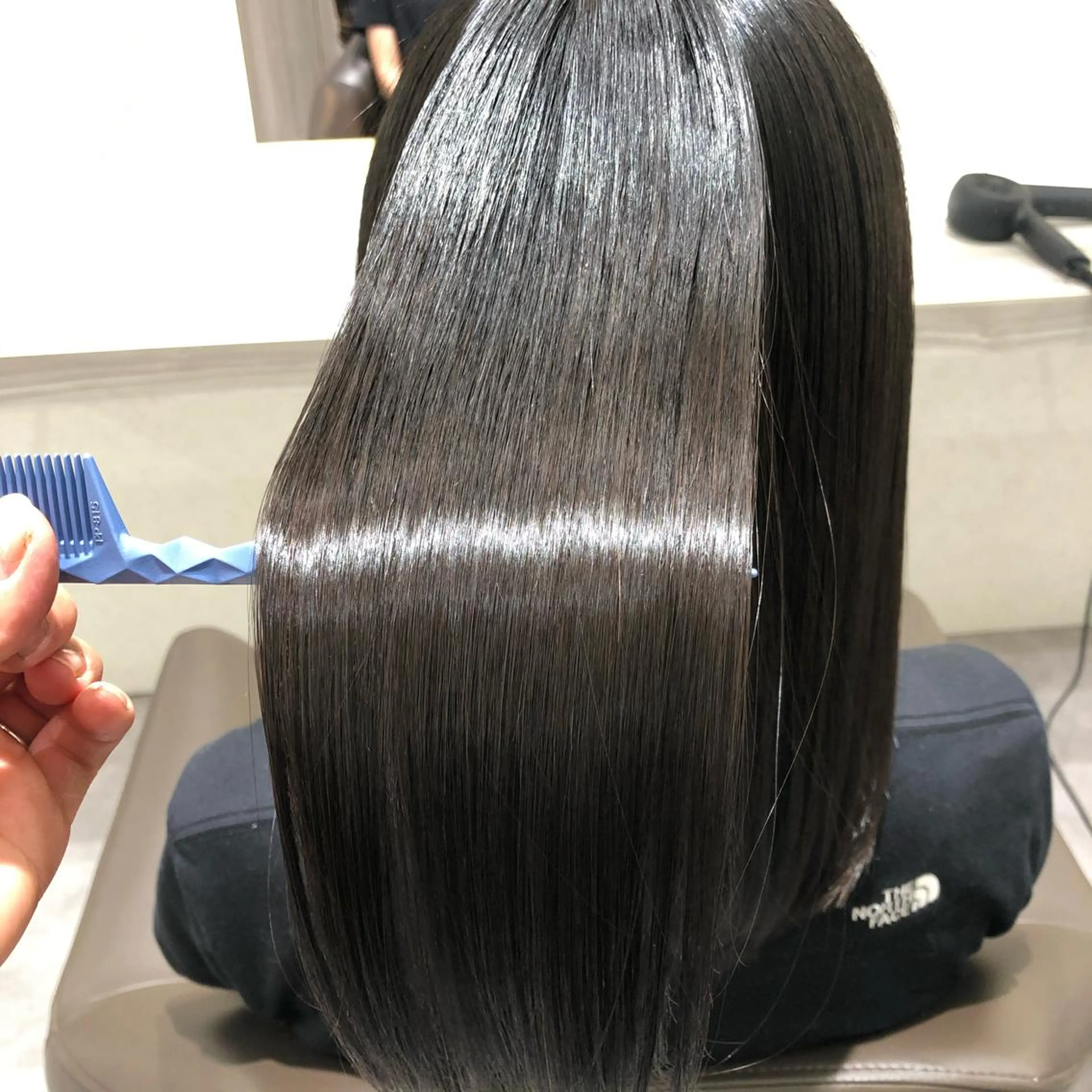 ロング ムトウセイマ/ 縮毛矯正/ブリーチのヘアスタイル